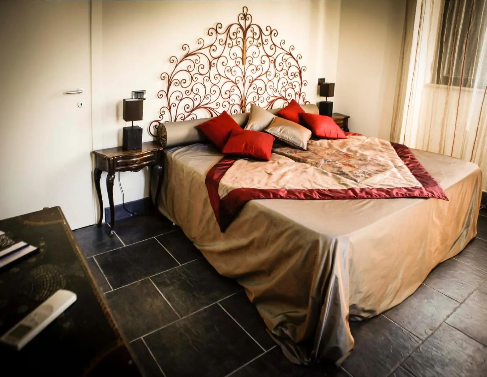 Photo of the whole room, Bed in Borgo Antico XIX sec.