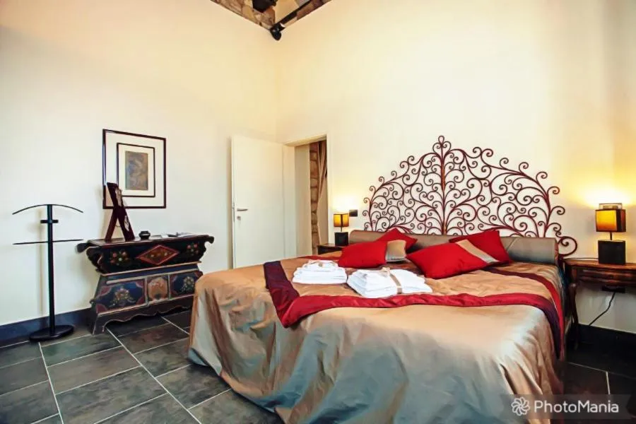 Bed in Borgo Antico XIX sec.