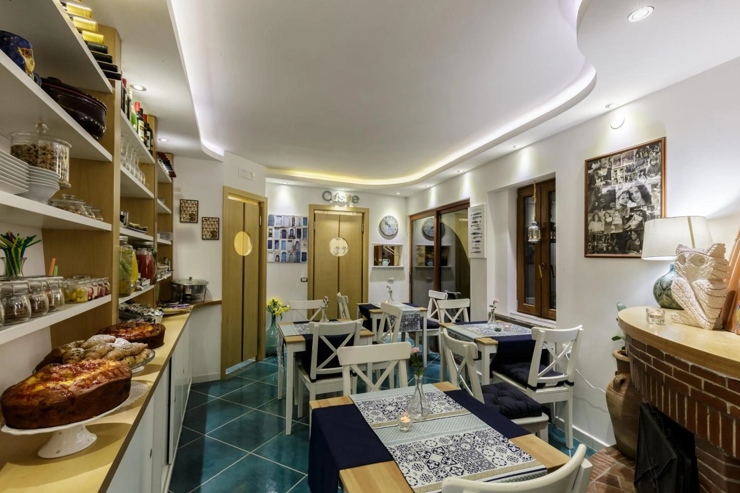 Restaurant/places to eat in 14 Leoni