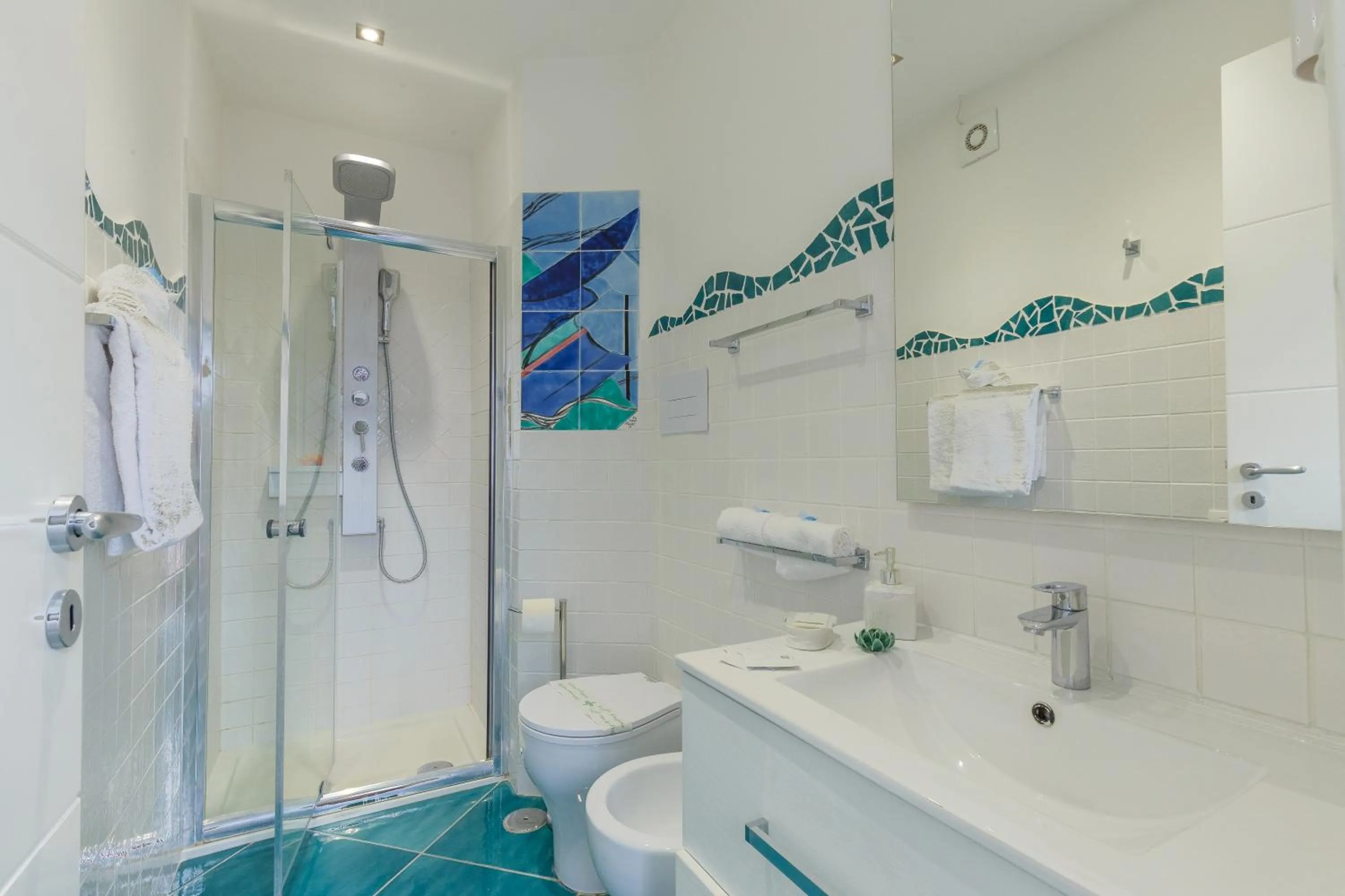 Bathroom in 14 Leoni