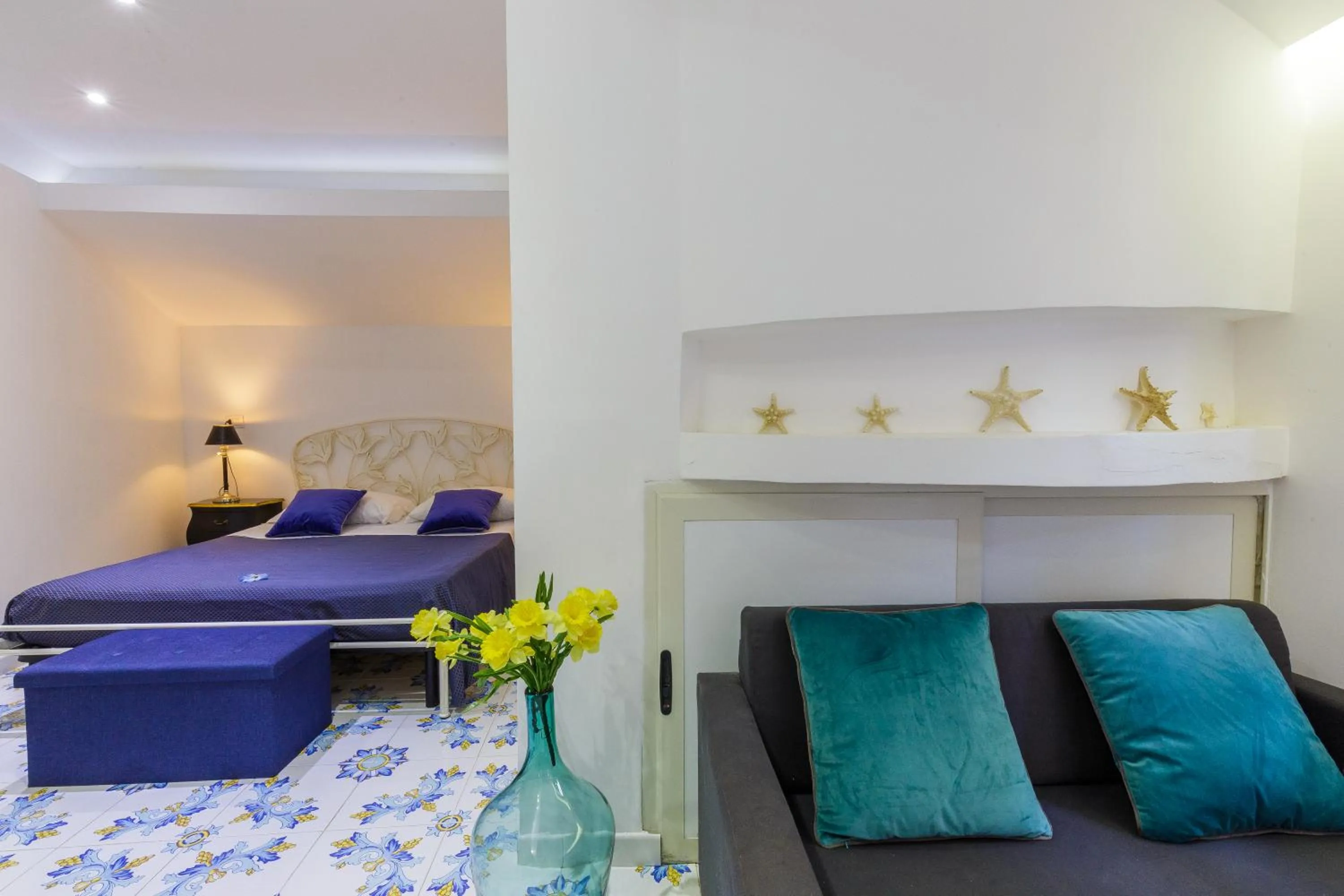 Photo of the whole room, Bed in 14 Leoni