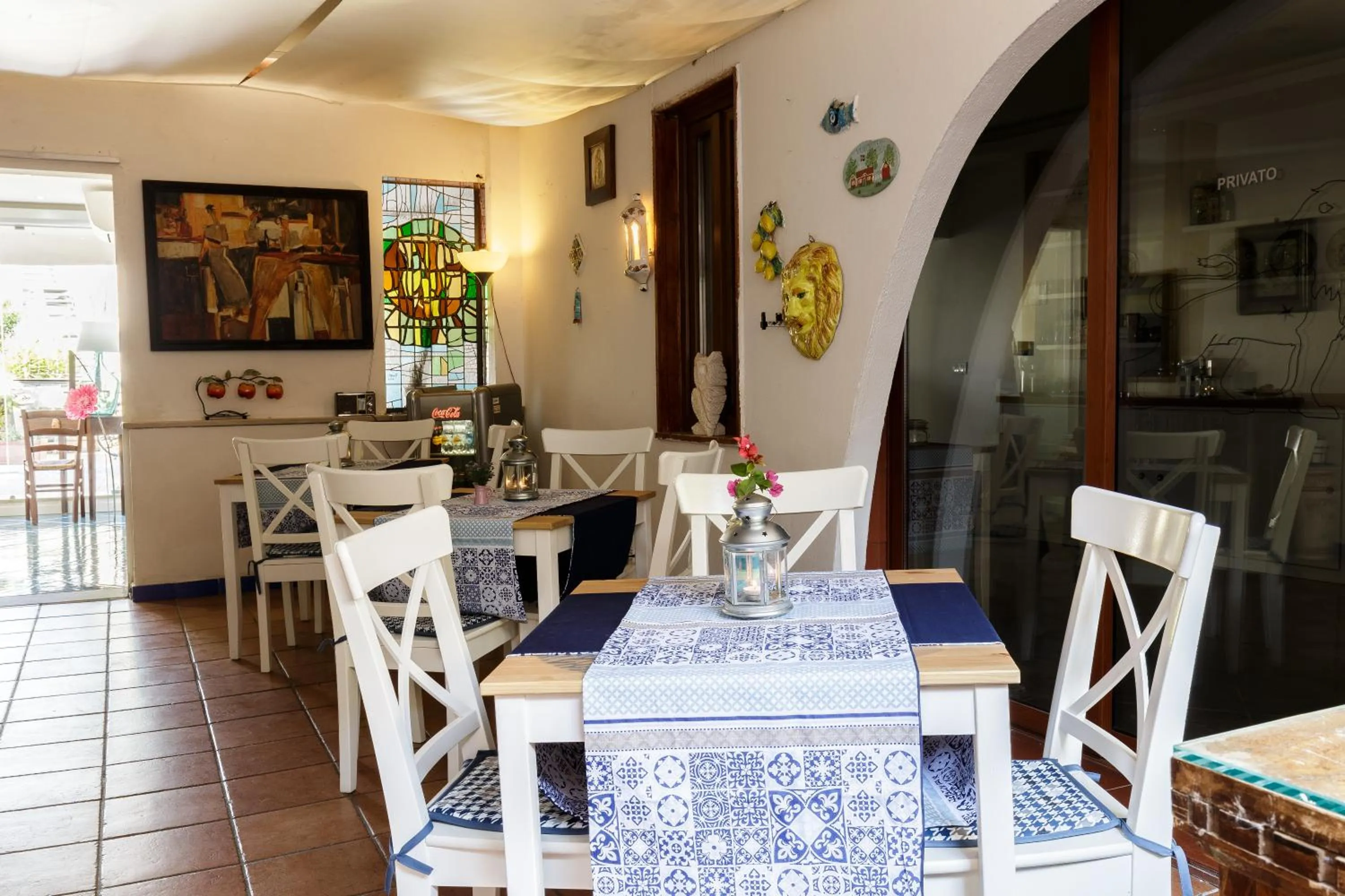 Seating area in 14 Leoni