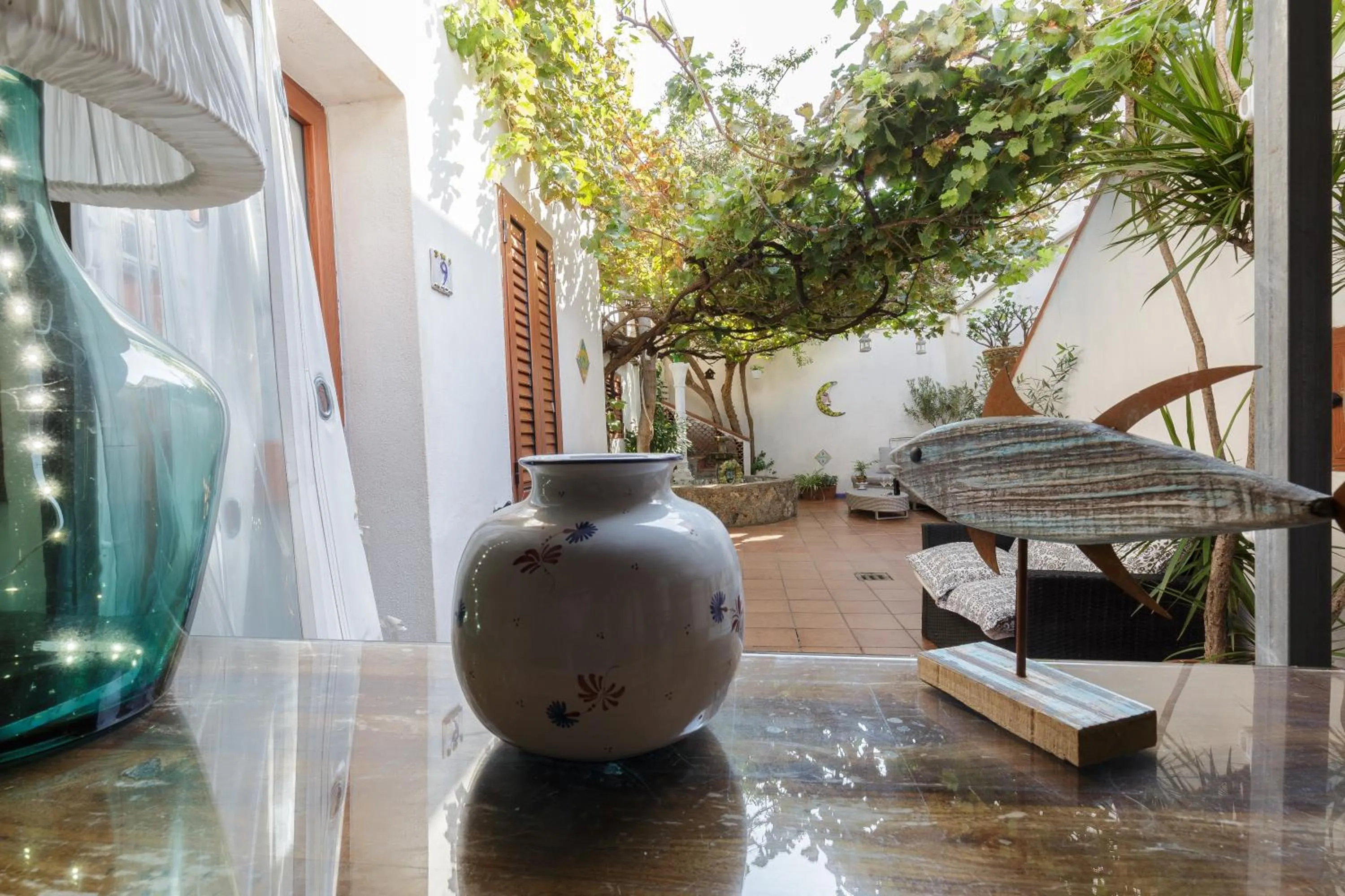 Garden view in 14 Leoni