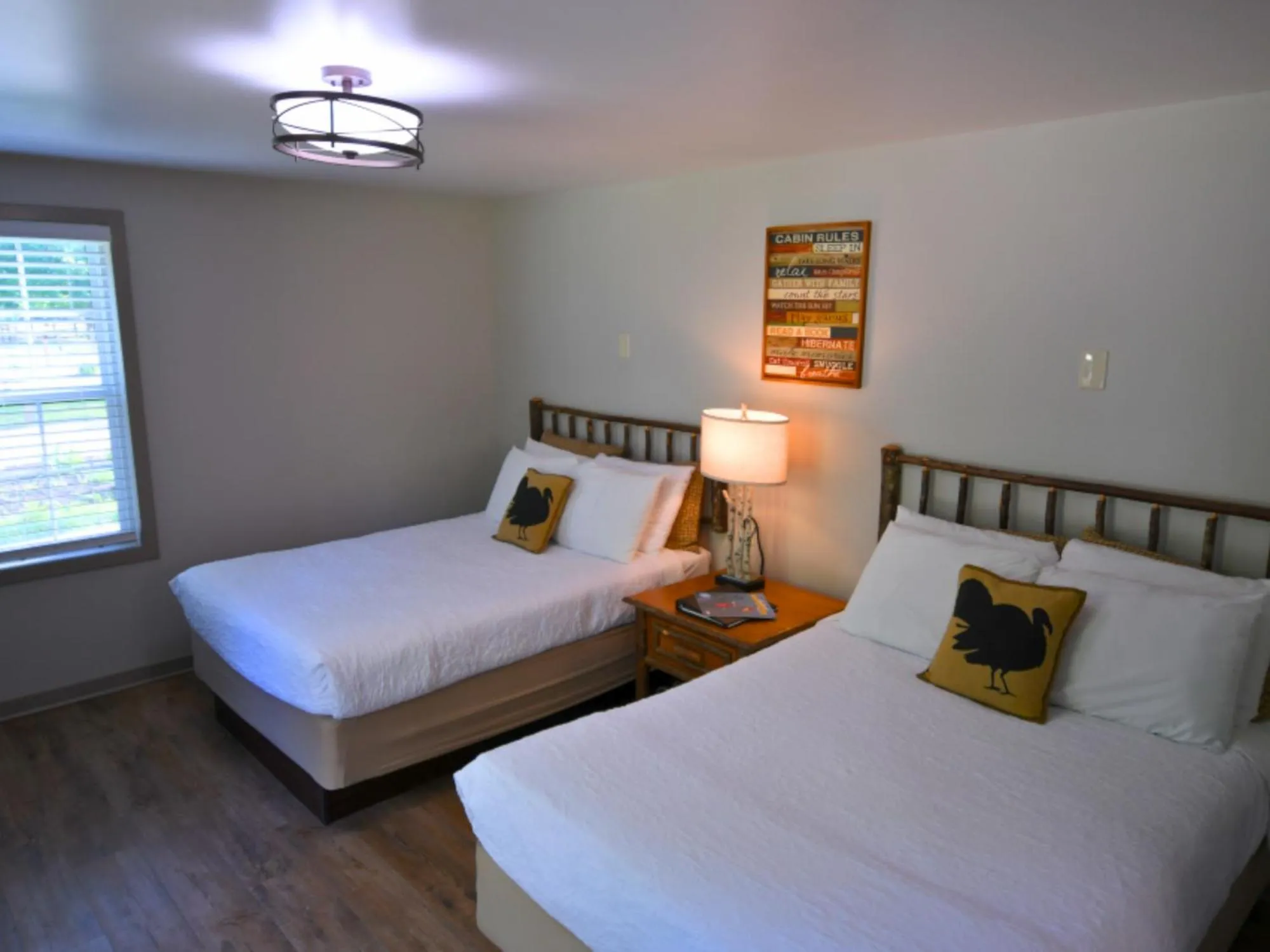 Bed in Turkey Run Inn & Cabins