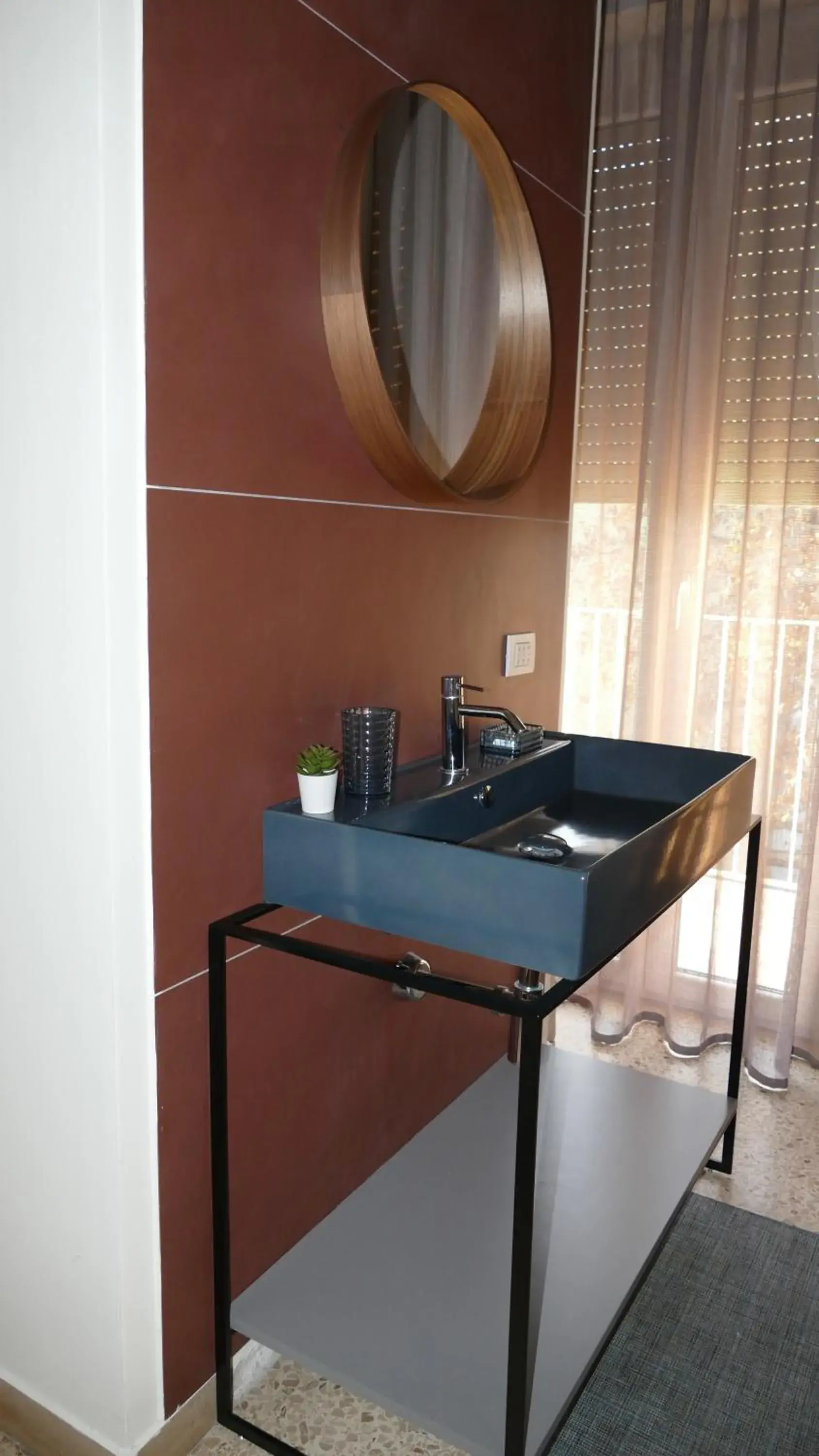 Large Single Room in Hotel Spring Large Single Room in Hotel Spring