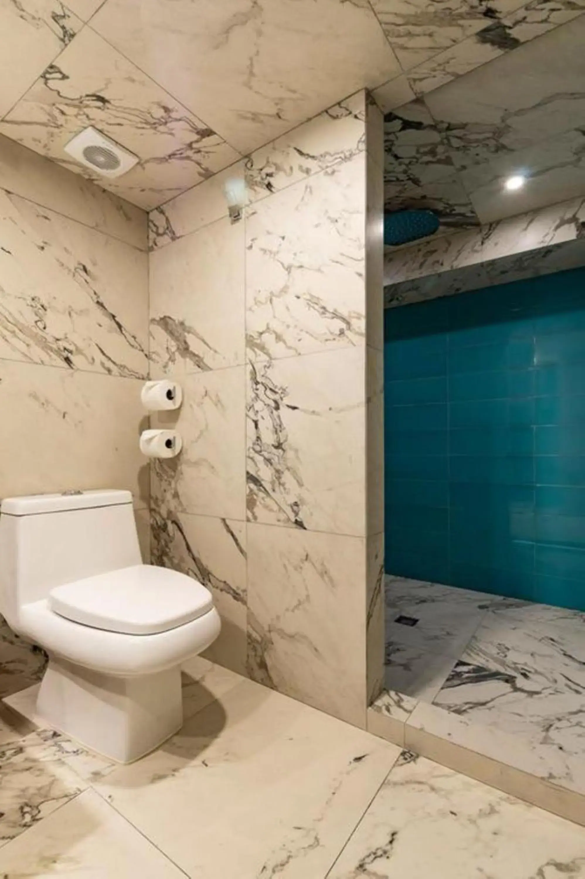 Bathroom in Hotel Clé Reforma Insurgentes Bathroom in Hotel Clé Reforma Insurgentes