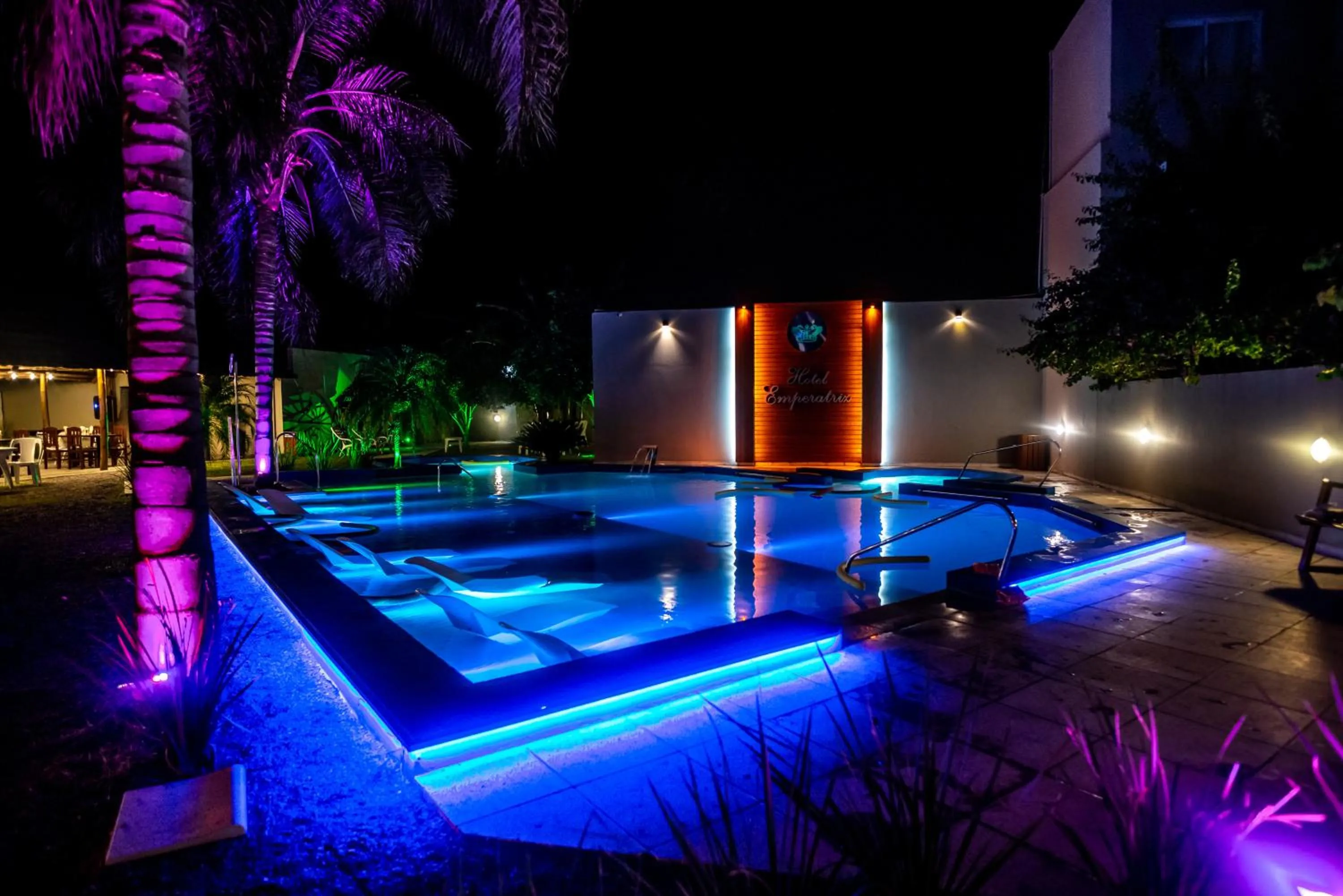 Swimming pool in Hotel Termal Emperatriz Termas de Río Hondo
