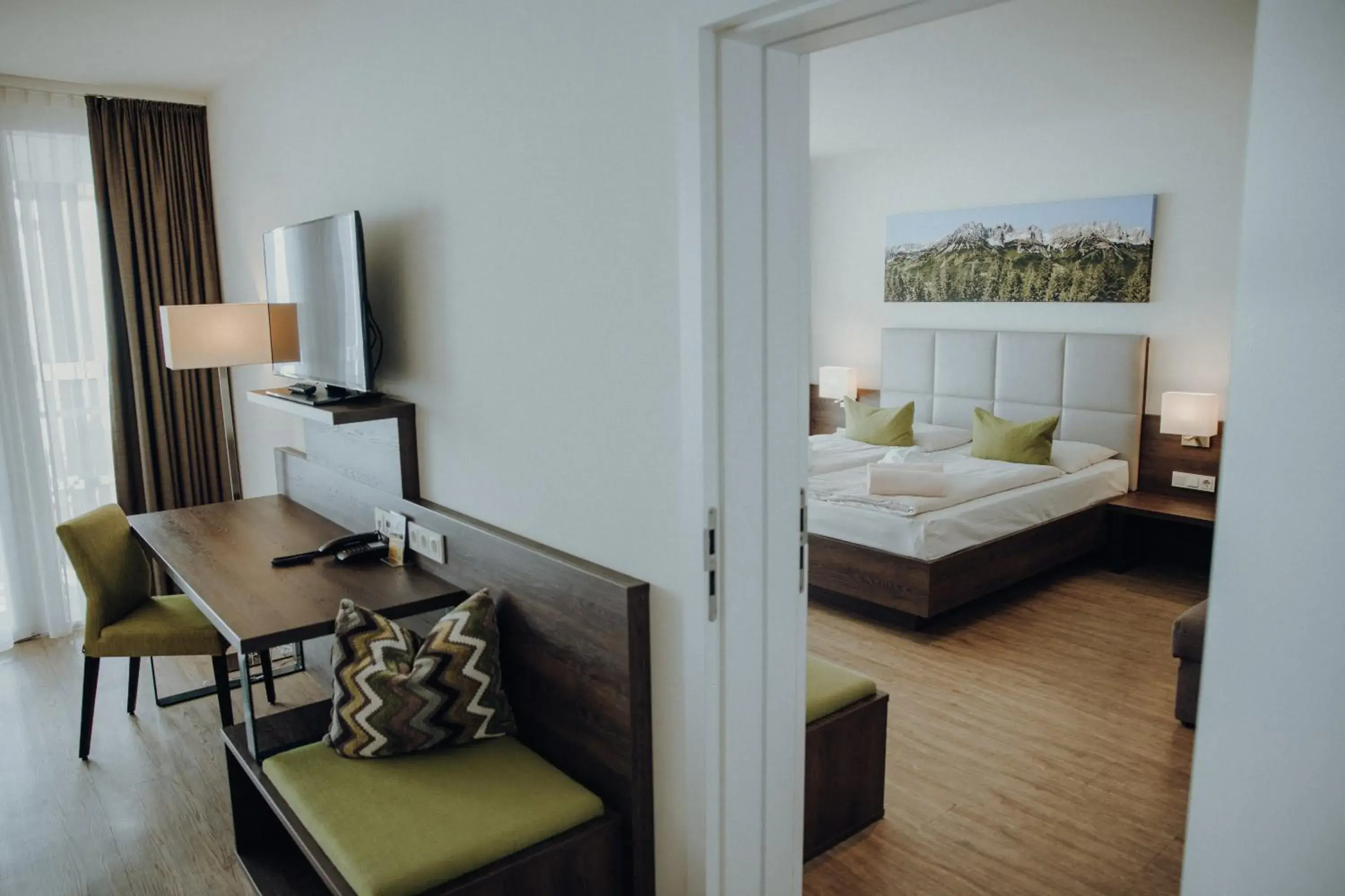 Two-Bedroom Family Room in Alpenhotel Kaiserfels Two-Bedroom Family Room in Alpenhotel Kaiserfels