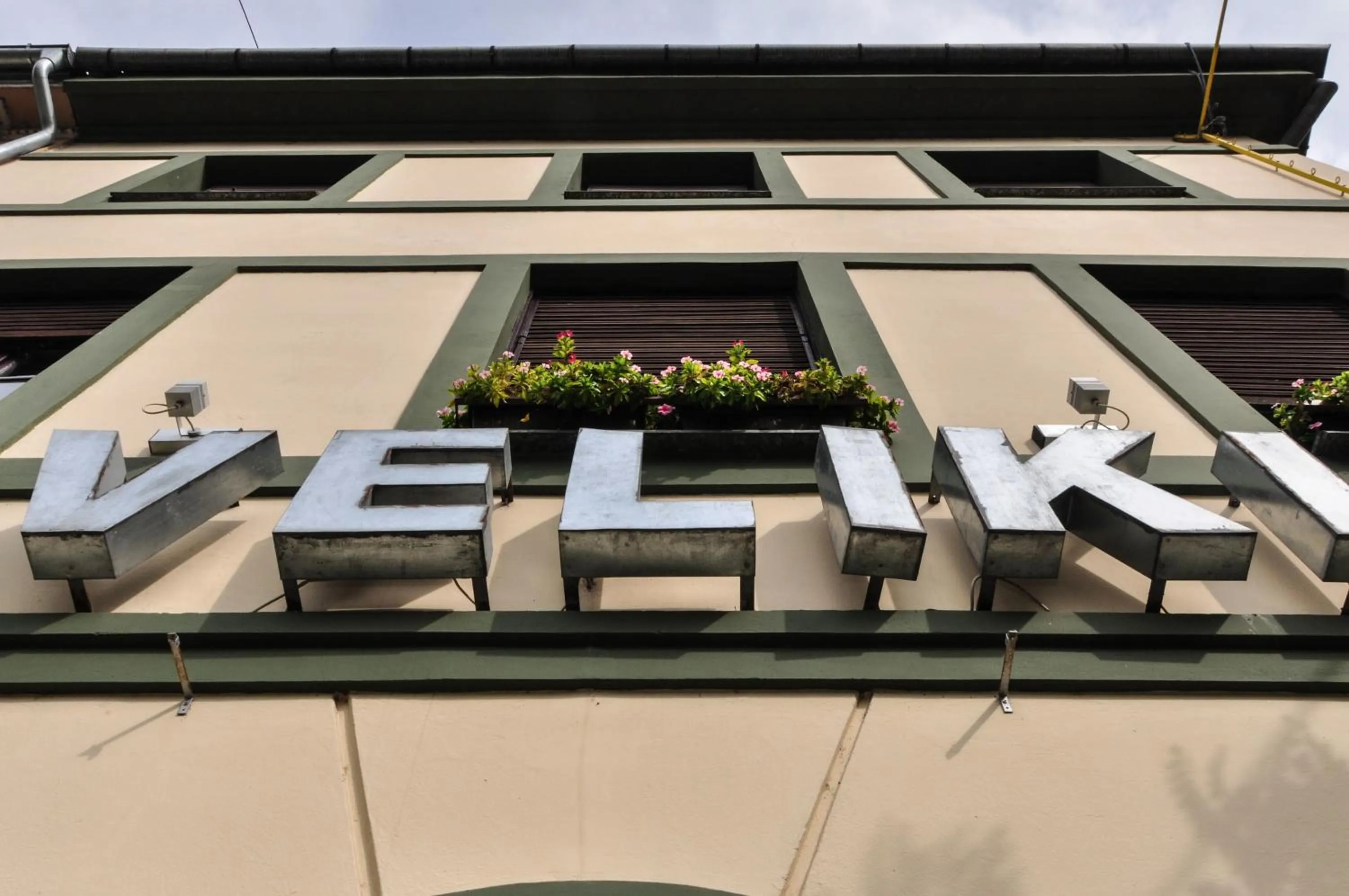 Facade/entrance in Veliki Garni Hotel