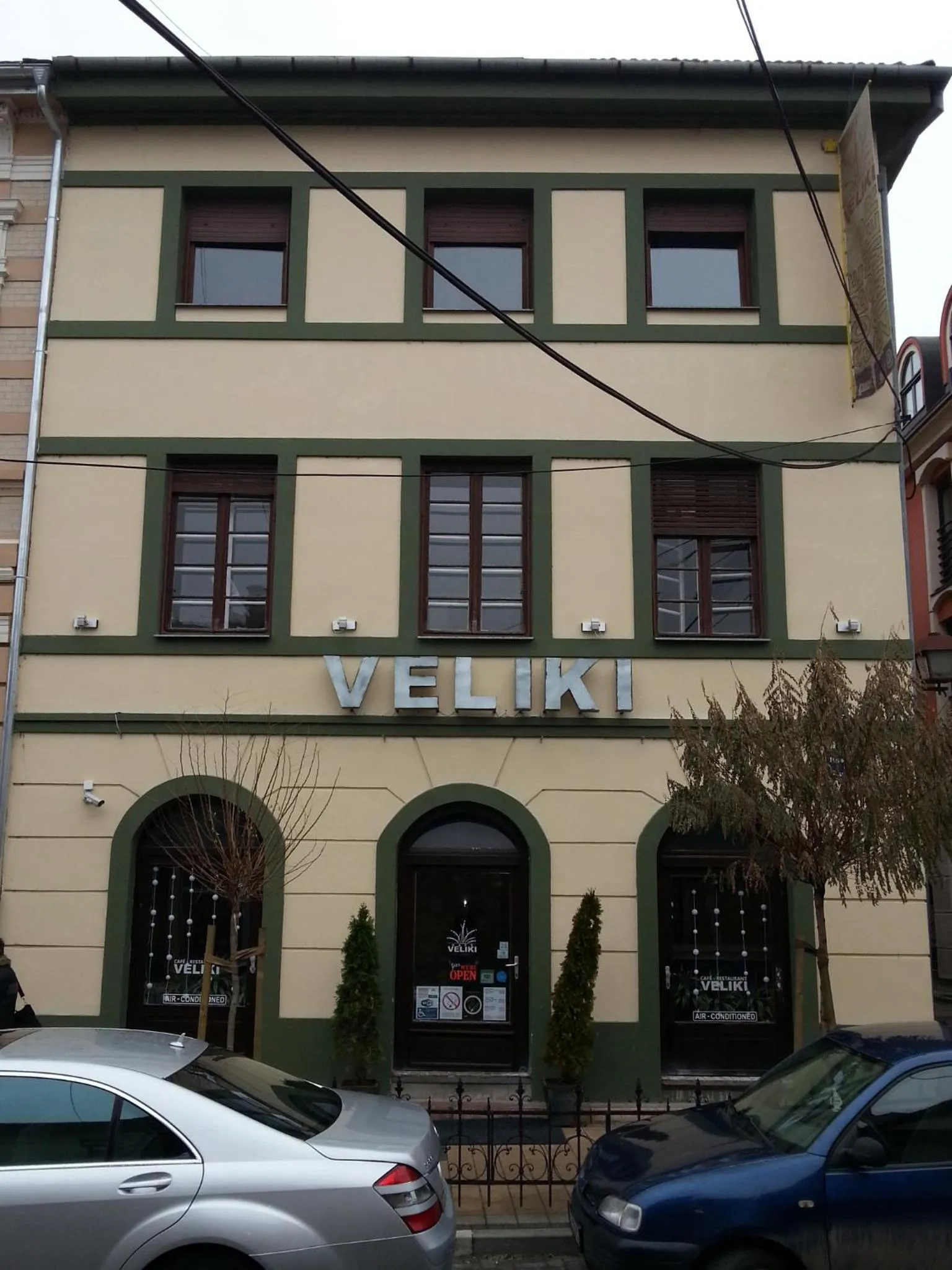 Facade/entrance in Veliki Garni Hotel