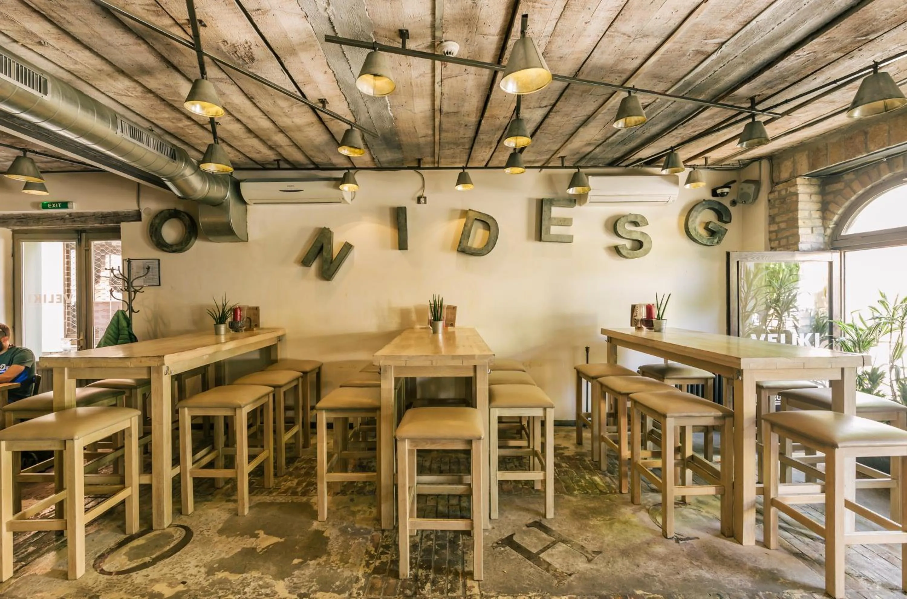 Restaurant/places to eat in Veliki Garni Hotel