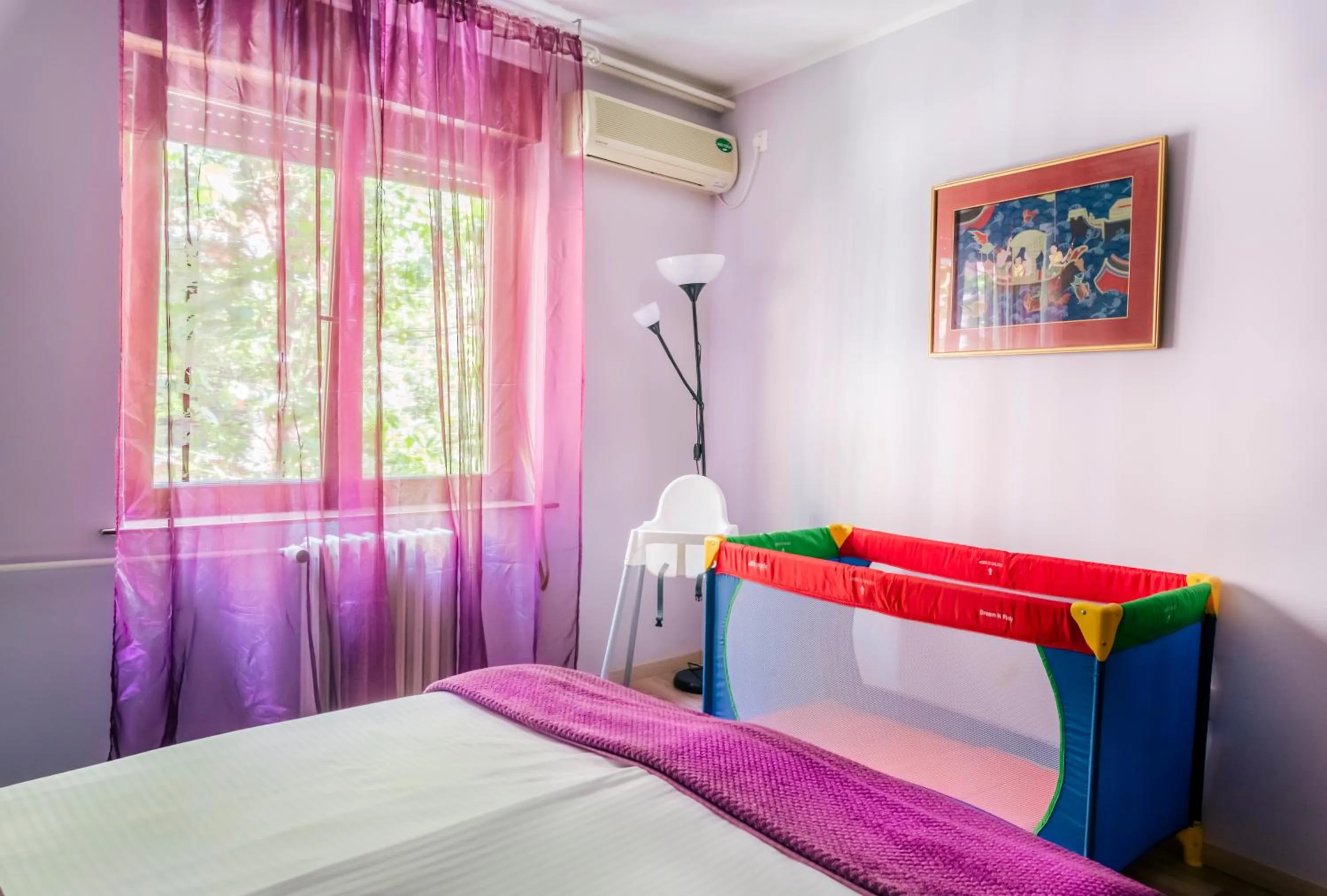 cot, Bed in Veliki Garni Hotel