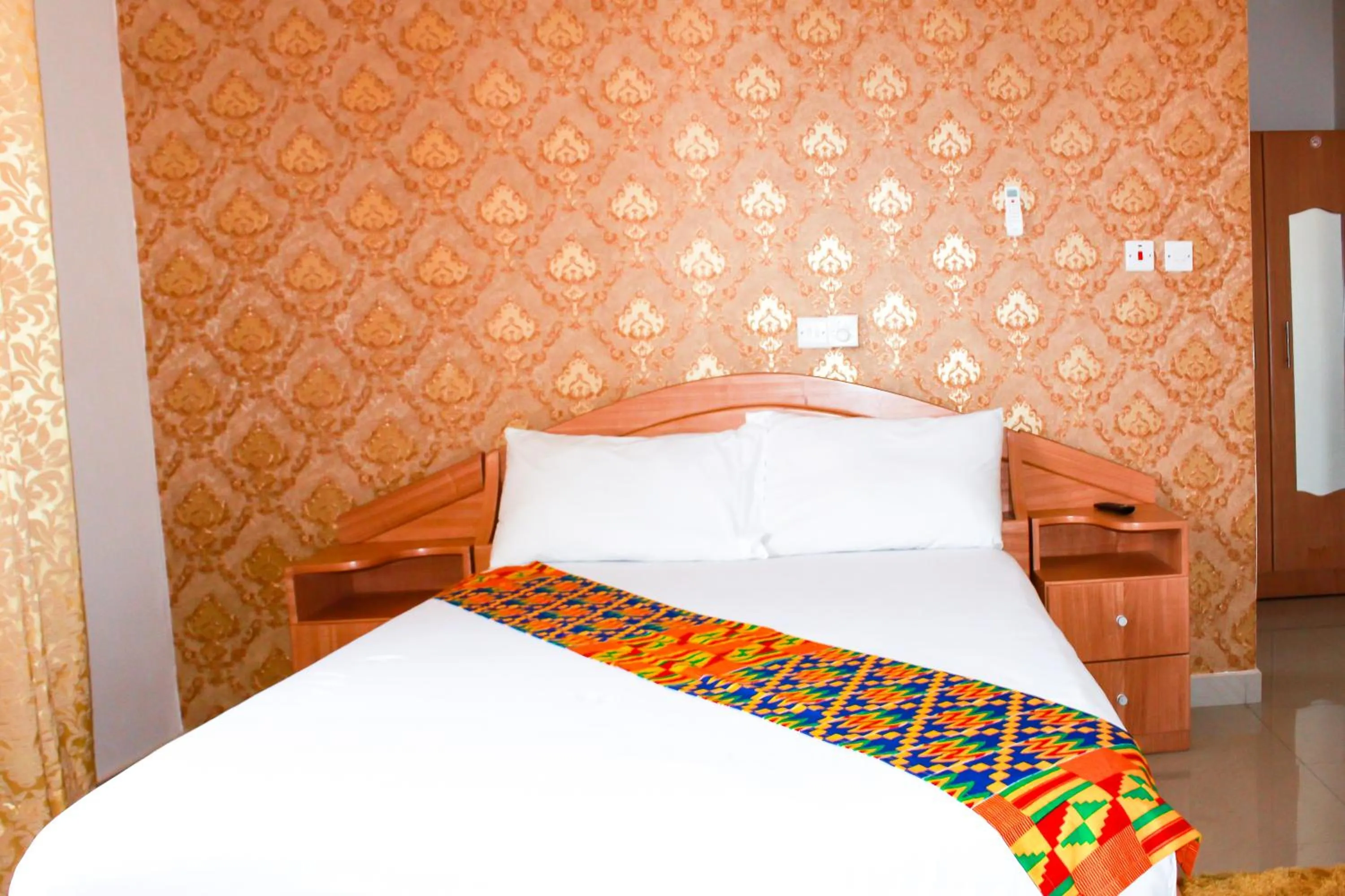 Bed in Exotic Palace Hotel