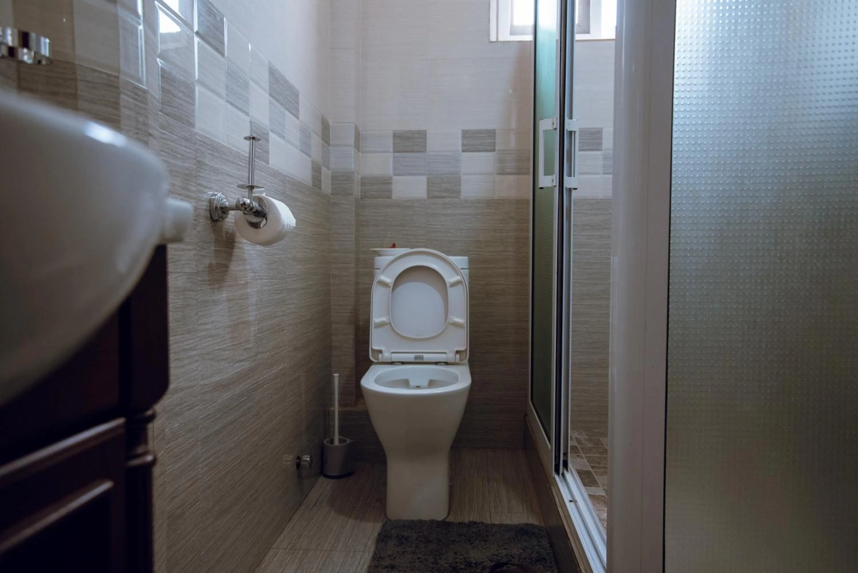 Shower in Exotic Palace Hotel