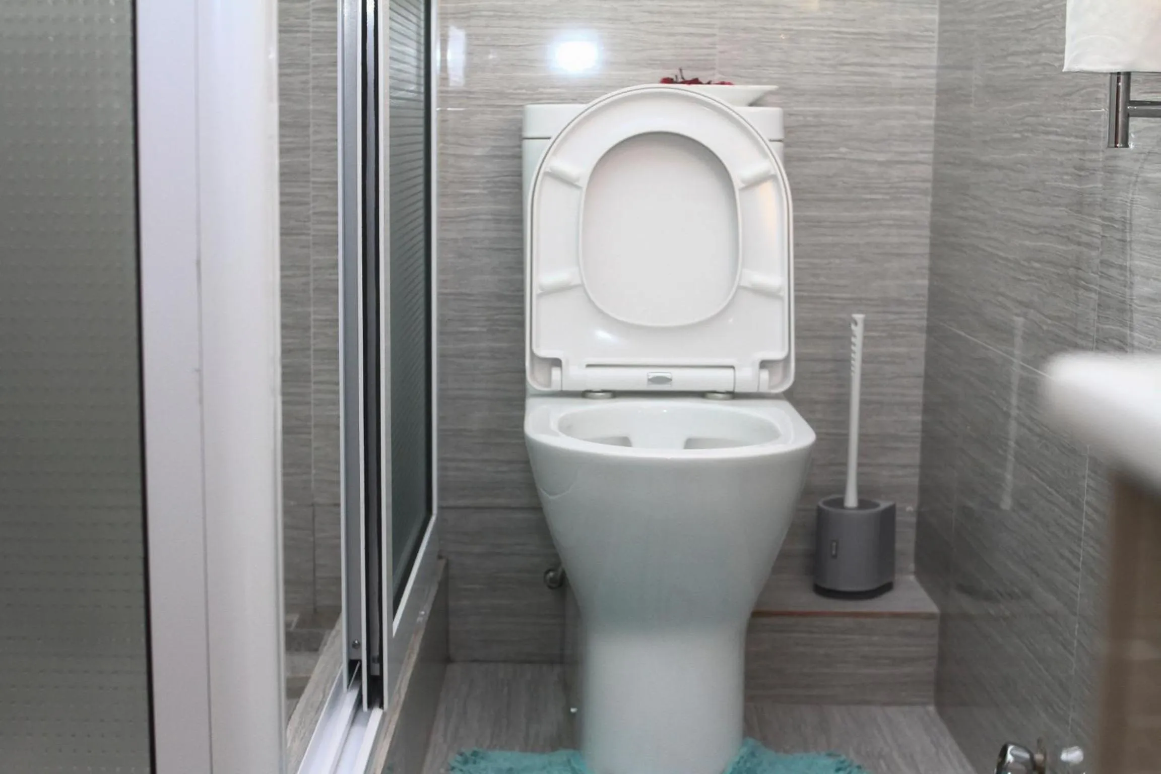 Toilet in Exotic Palace Hotel