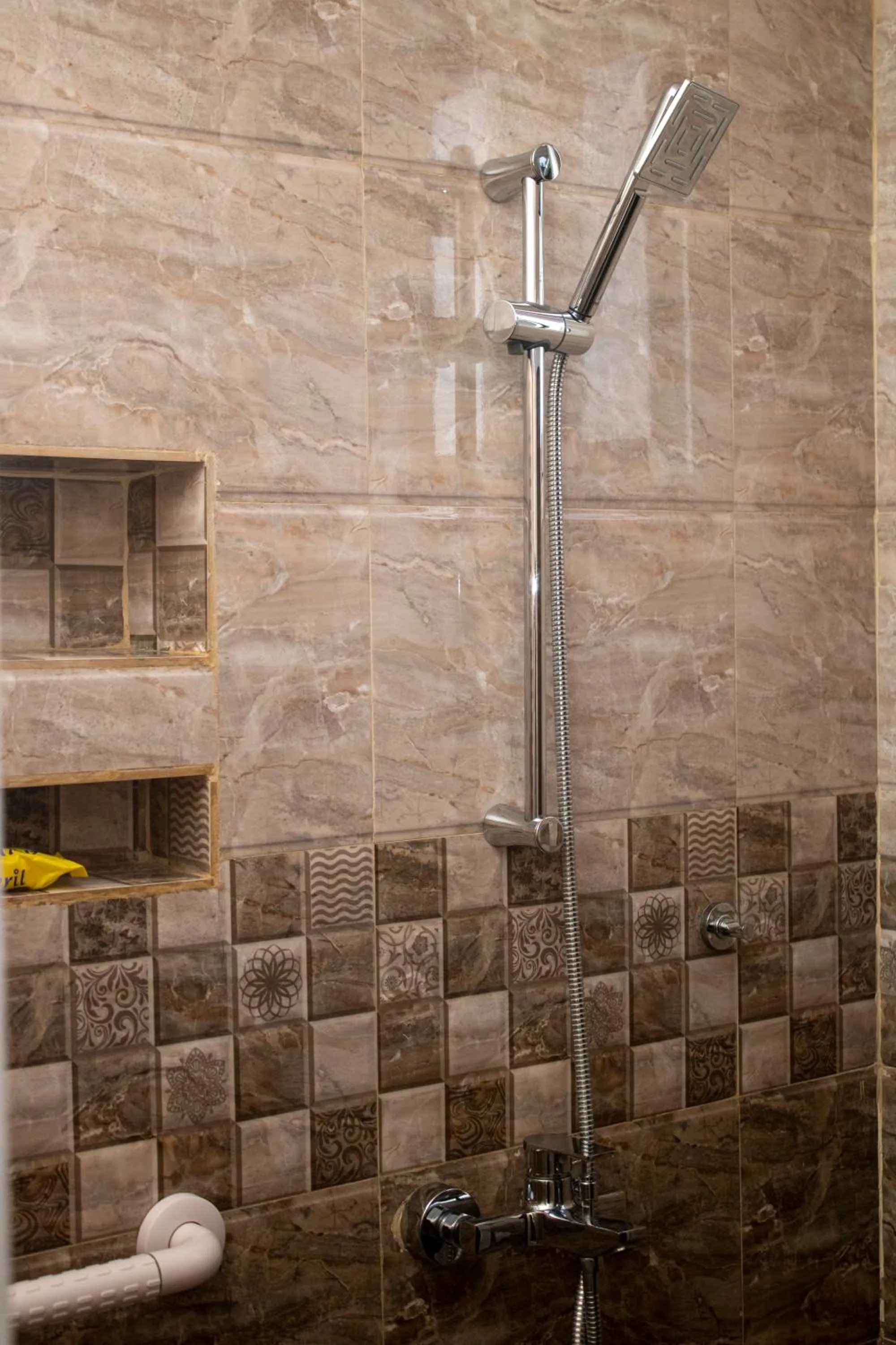 Shower in Exotic Palace Hotel