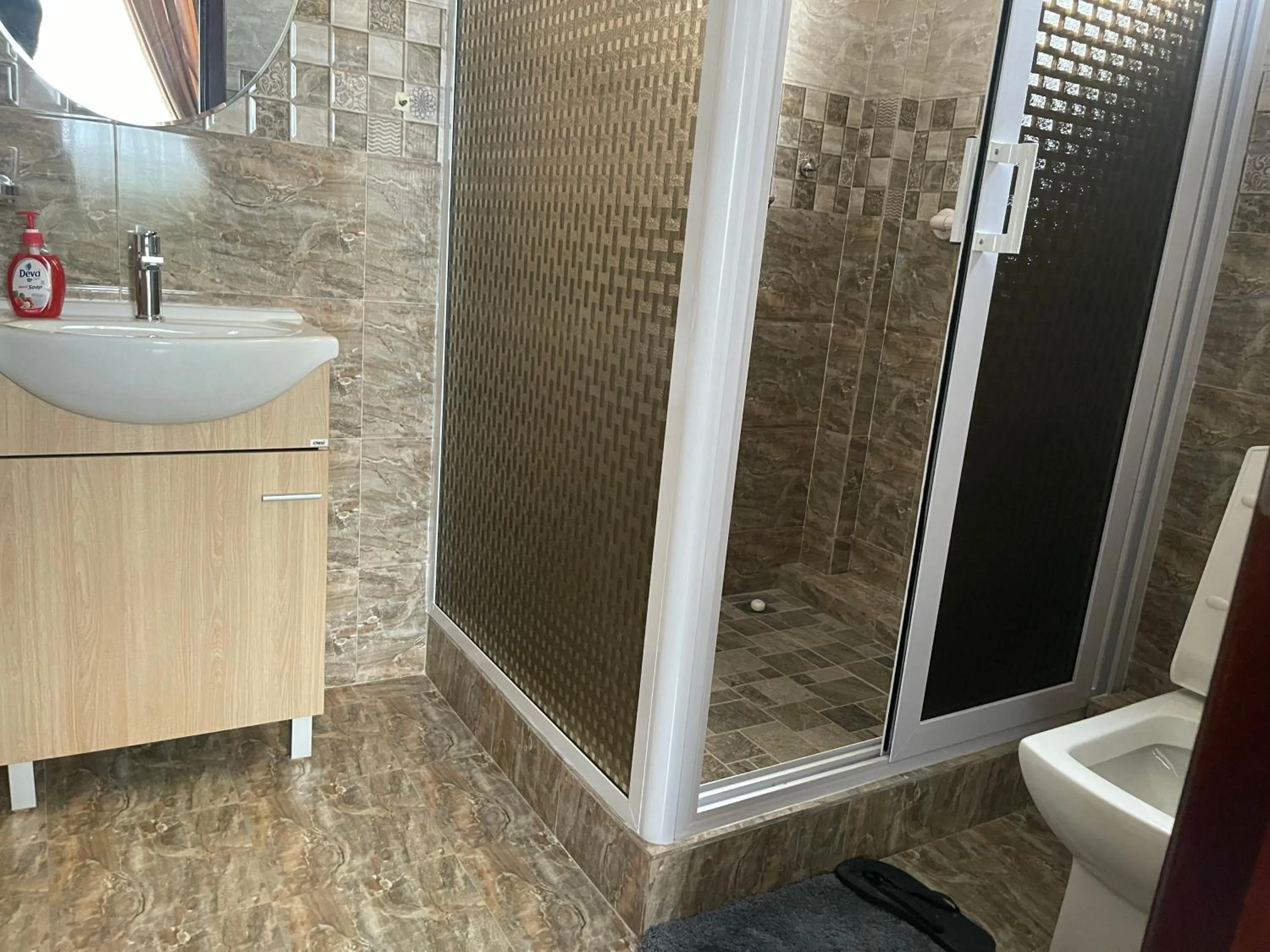 Shower in Exotic Palace Hotel