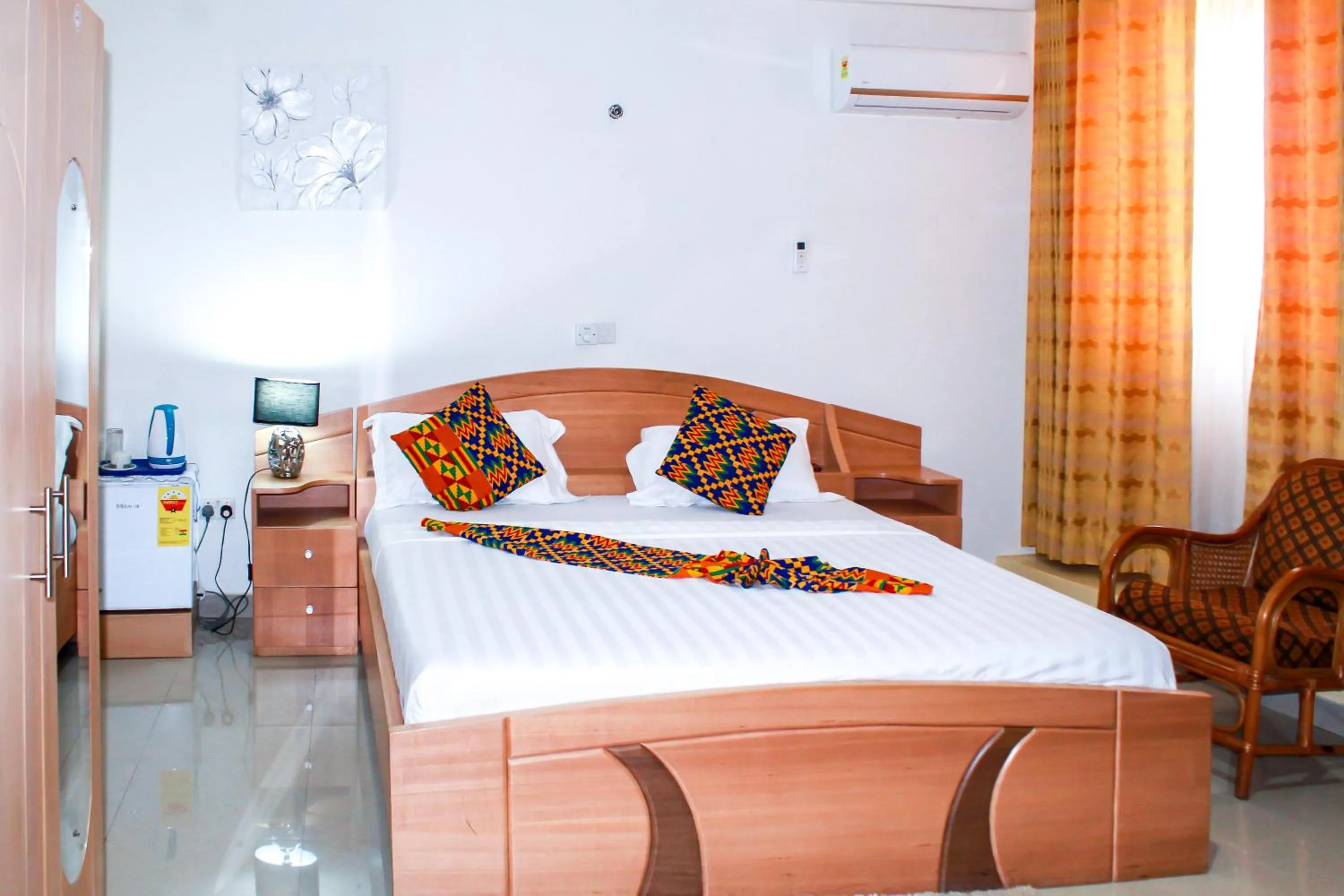 Photo of the whole room, Bed in Exotic Palace Hotel