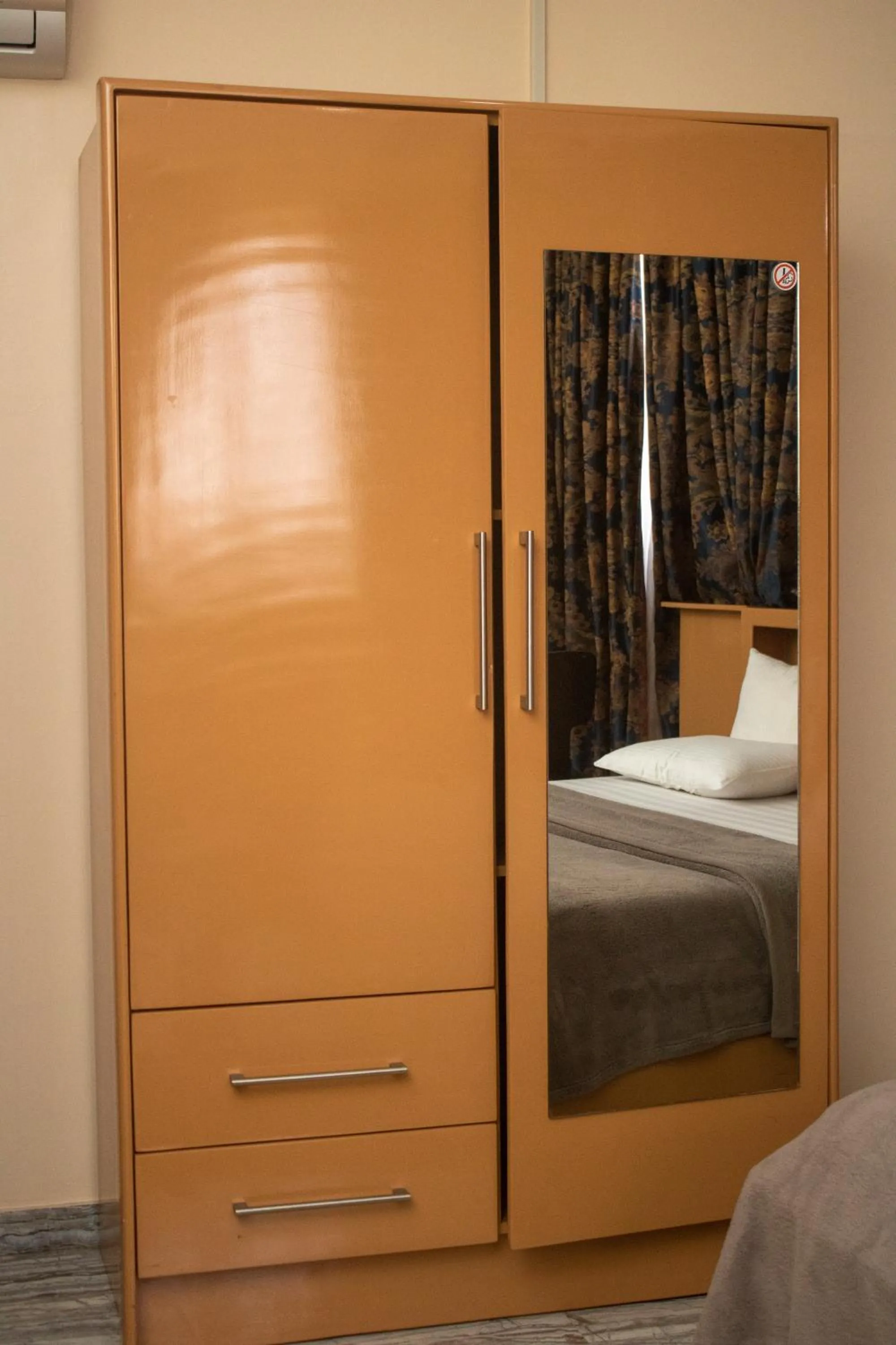 wardrobe, Bed in Exotic Palace Hotel