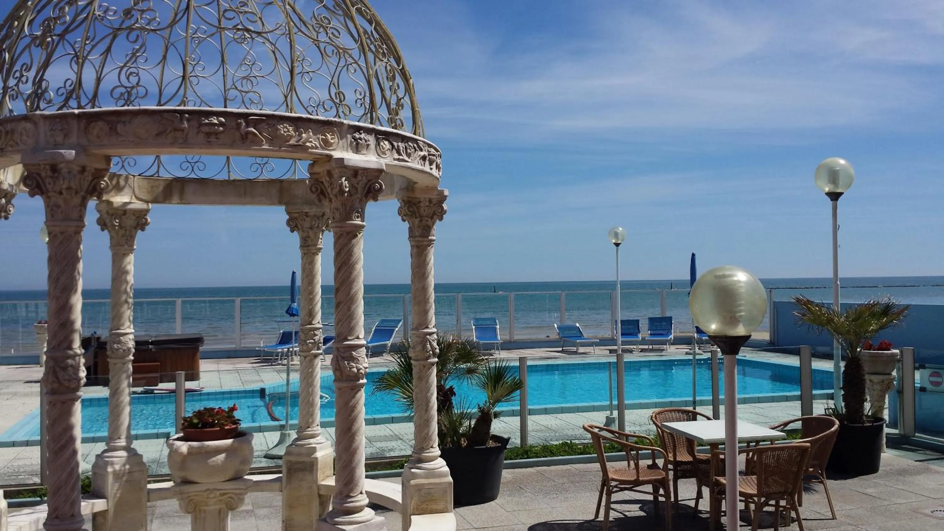 Swimming pool in Hotel CasaDei