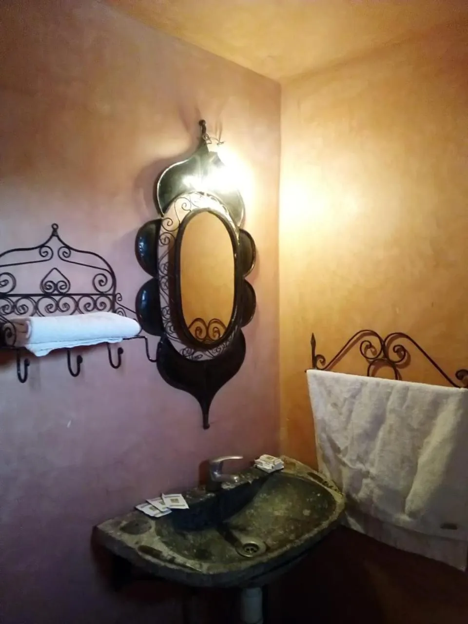 Bathroom in Kasbah Erg Chebbi