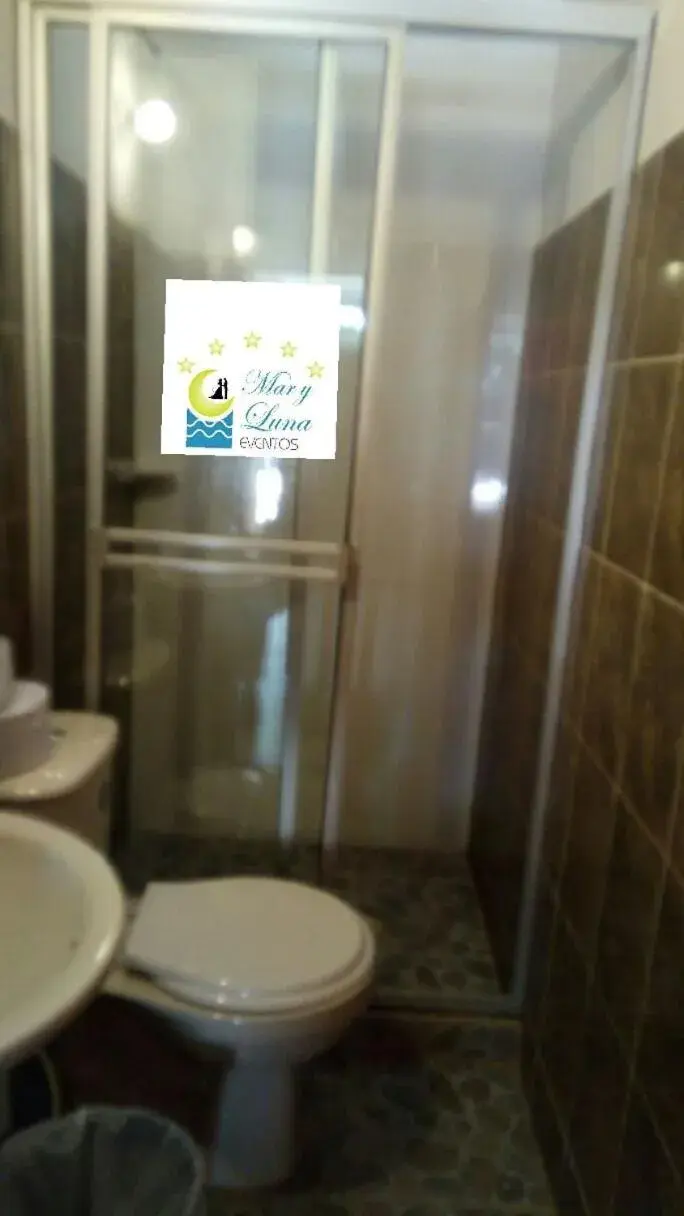 Triple Room with Private Bathroom in Hotel PalmaSol Triple Room with Private Bathroom in Hotel PalmaSol