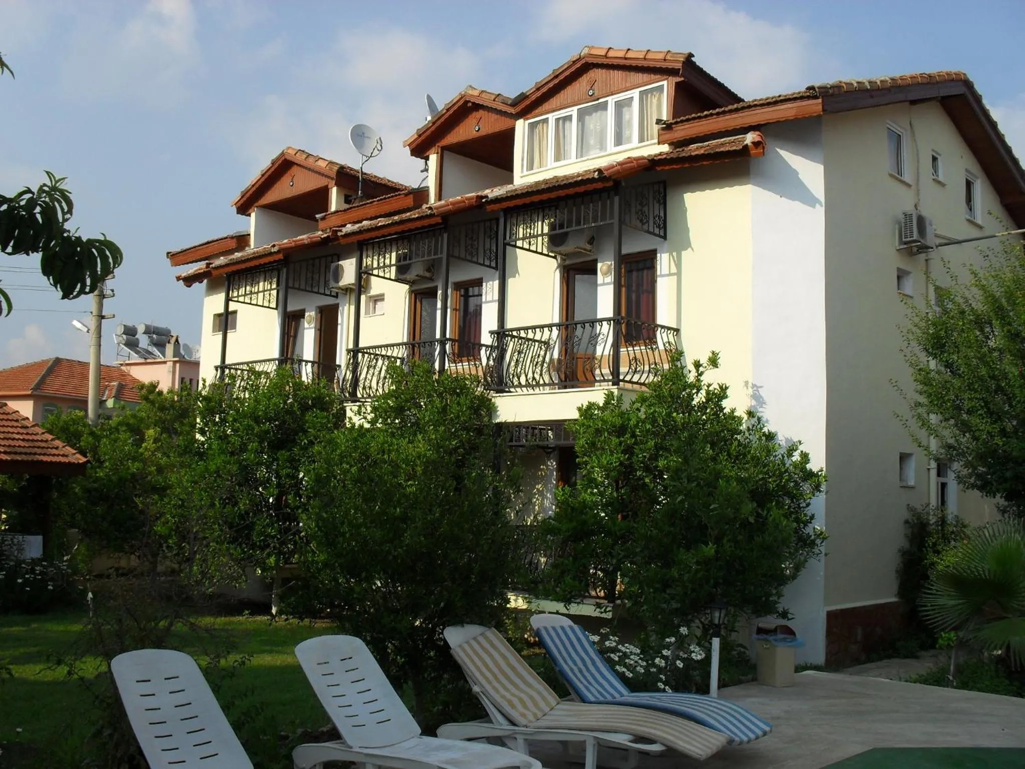 Summer in Villa Ozalp Apartments