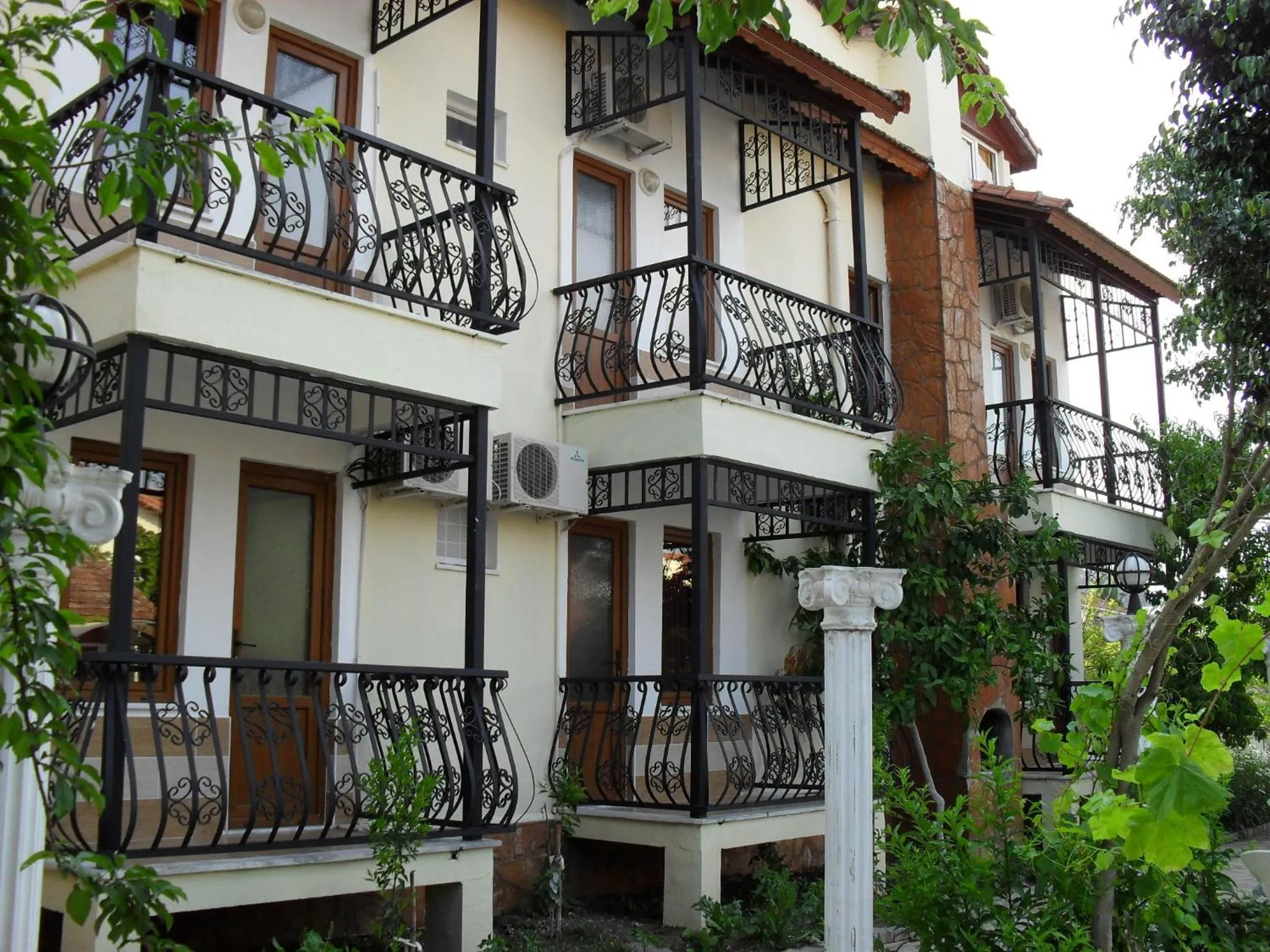 Property building in Villa Ozalp Apartments
