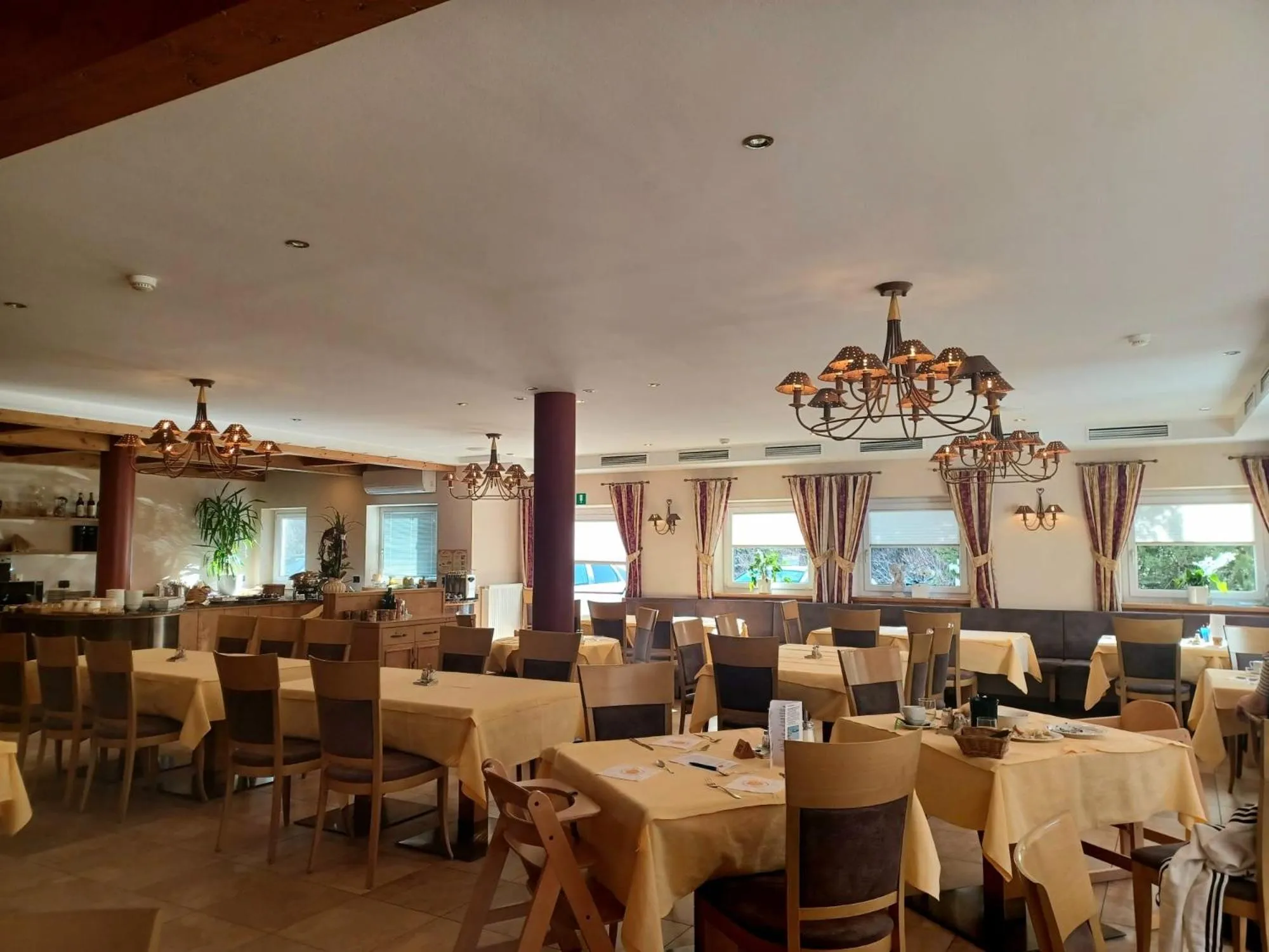 Restaurant/places to eat in Hotel Alpin