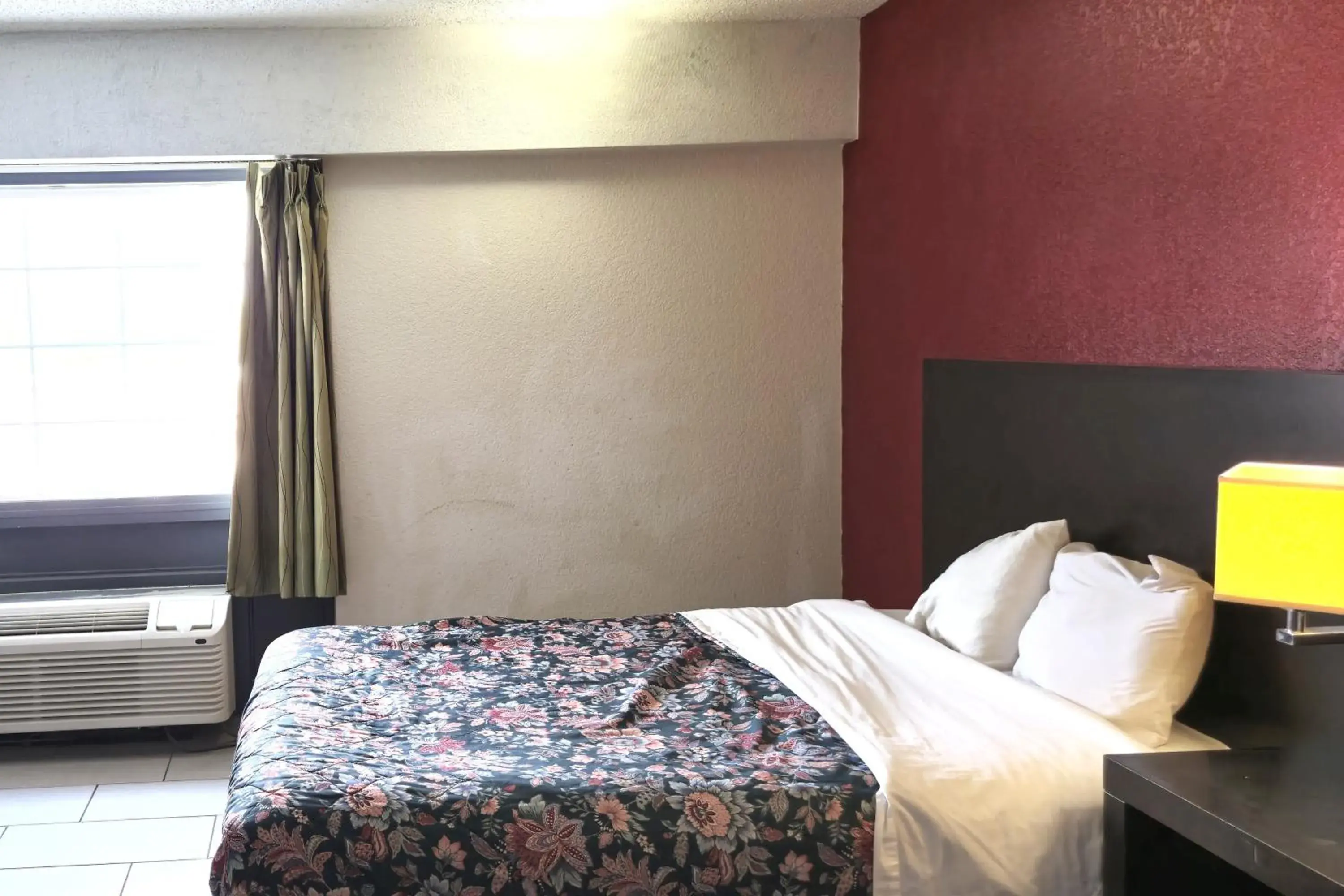 Bedroom, Bed in River Valley Inn and Suites Bedroom, Bed in River Valley Inn and Suites