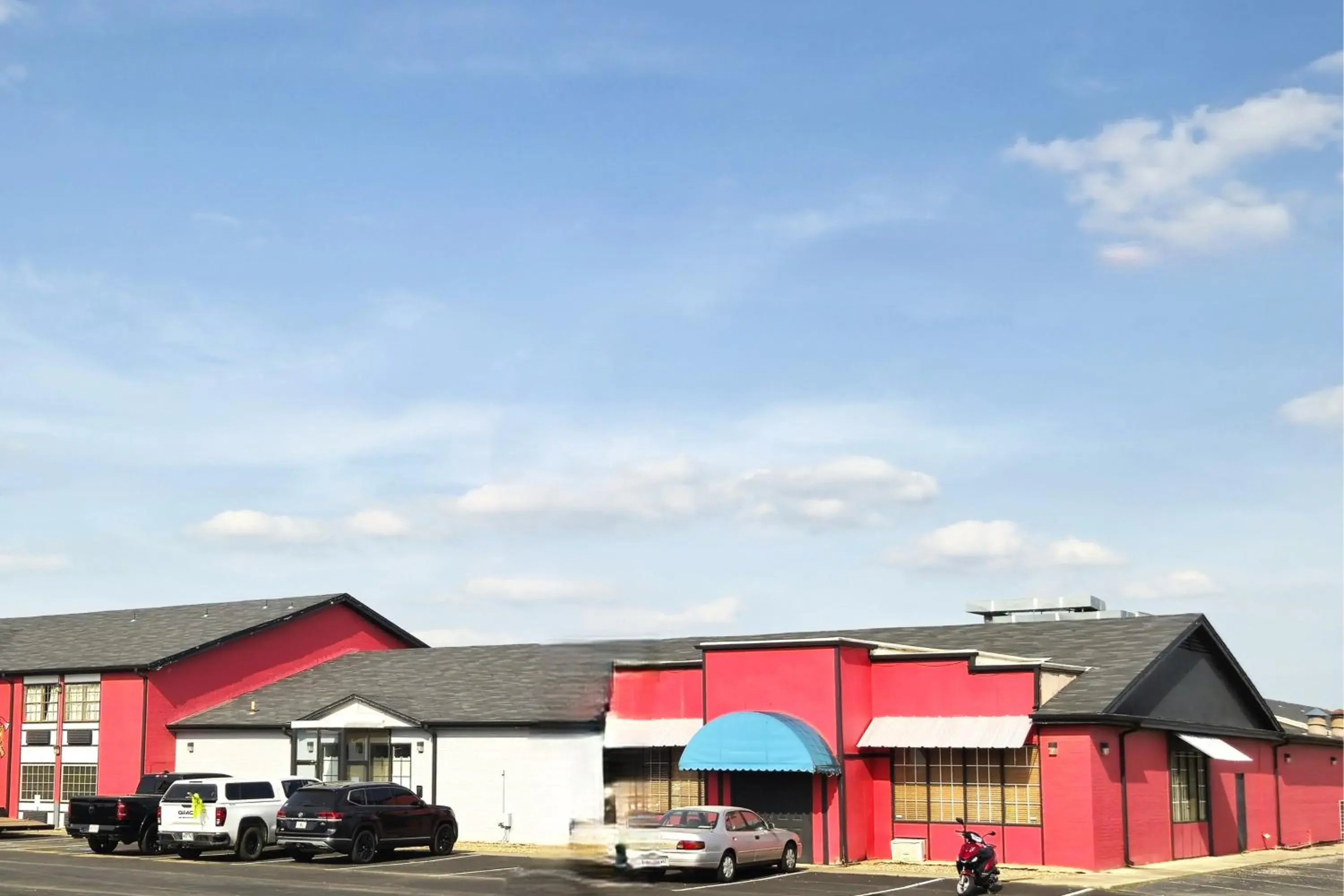 Facade/entrance in River Valley Inn and Suites Facade/entrance in River Valley Inn and Suites