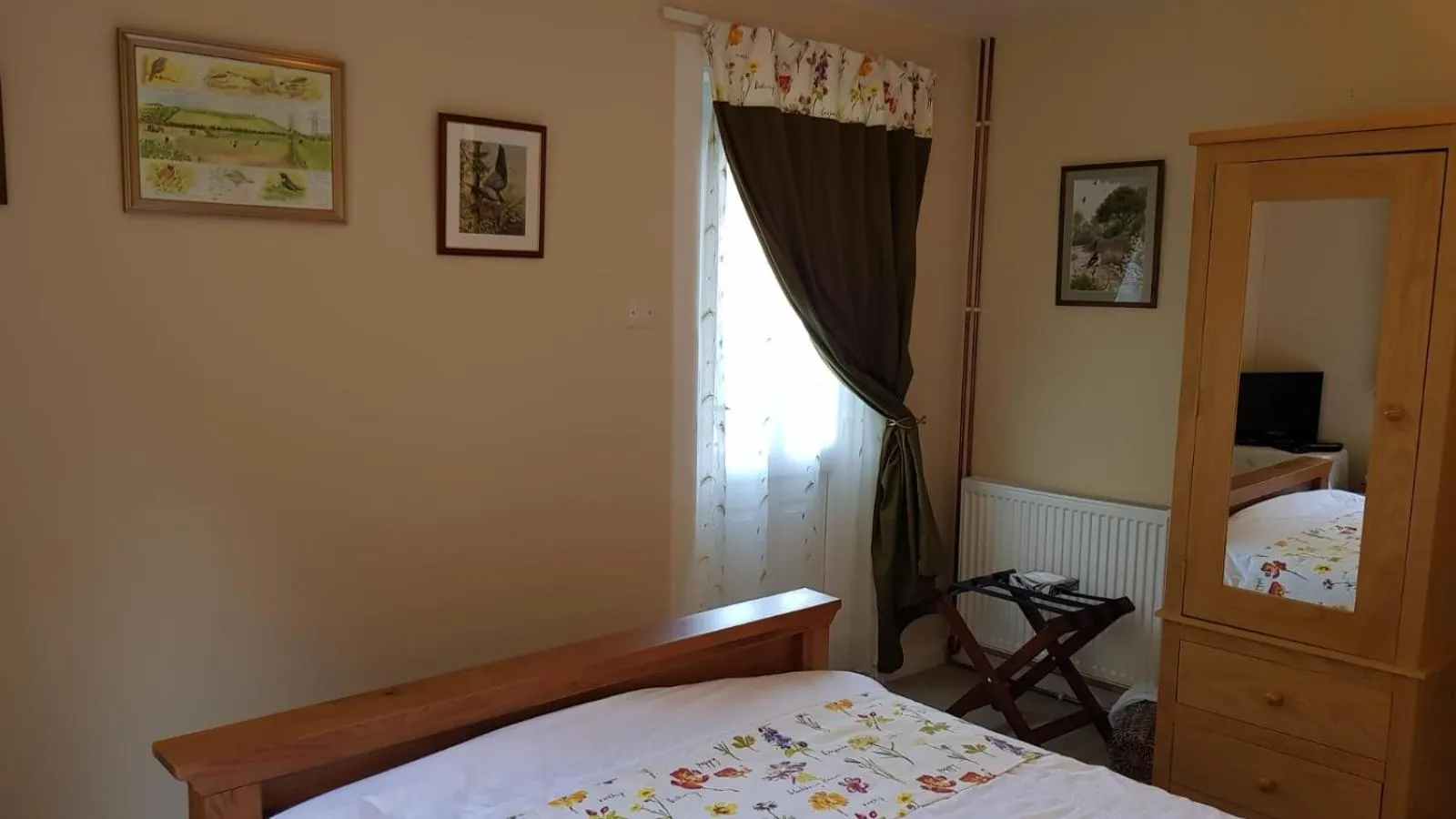 Bedroom, Bed in The Old Cottage