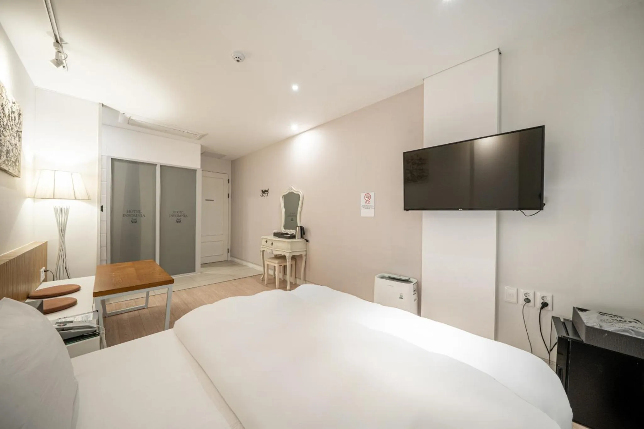 TV and multimedia, Bed in 호텔 인썸니아 Hotel Insomnia 失眠酒店