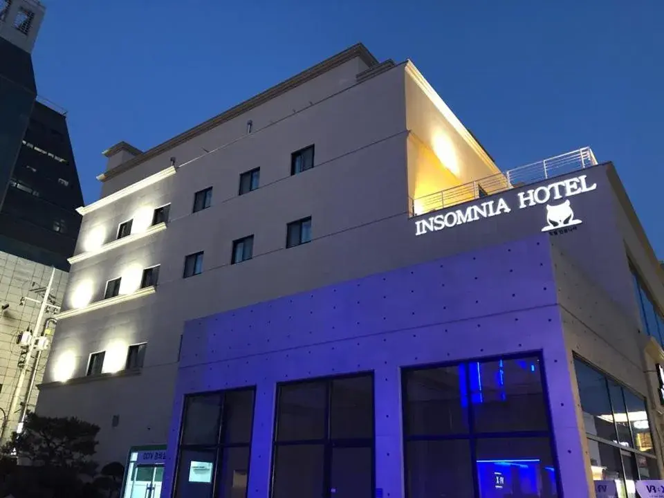 Property building in 호텔 인썸니아 Hotel Insomnia 失眠酒店 Property building in 호텔 인썸니아 Hotel Insomnia 失眠酒店