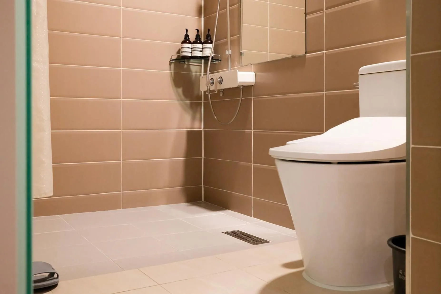 Shower in 호텔 인썸니아 Hotel Insomnia 失眠酒店