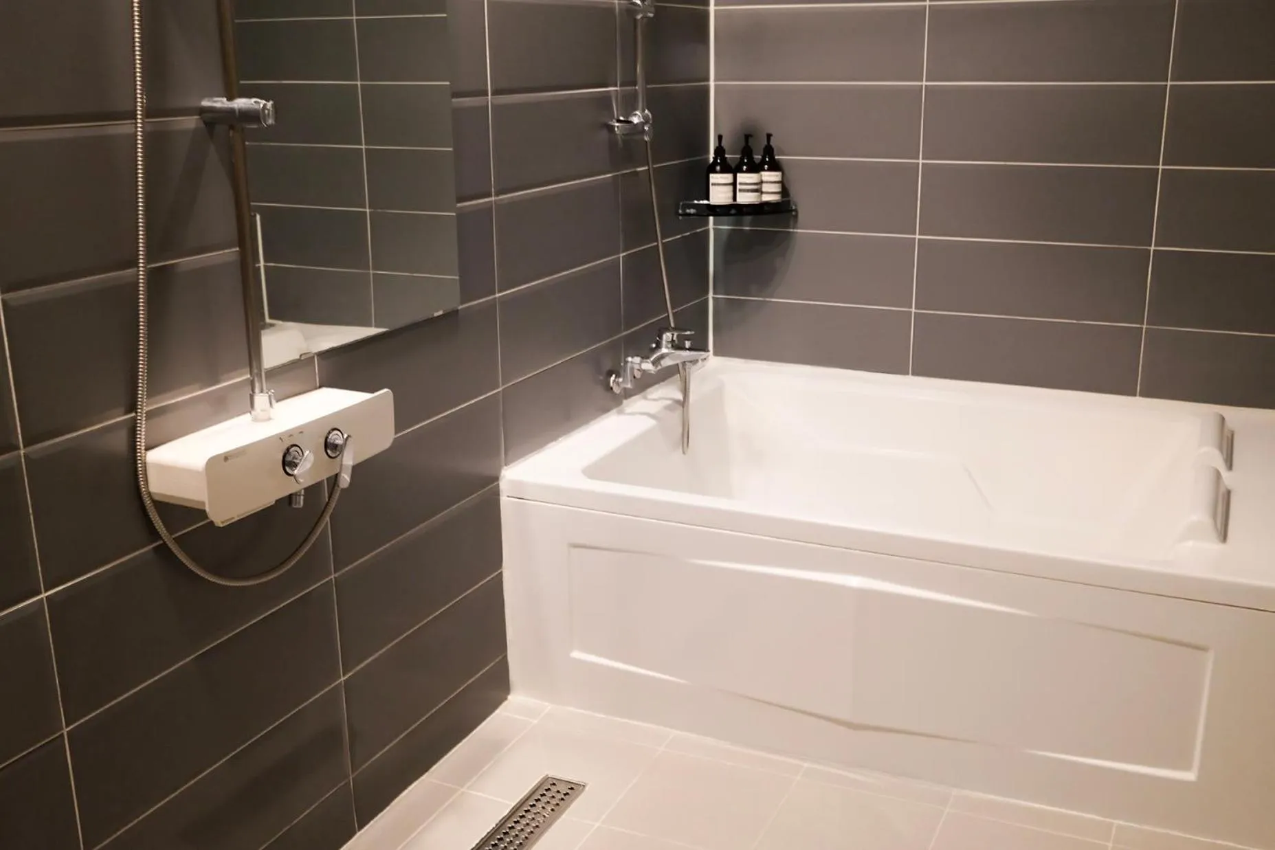 Shower in 호텔 인썸니아 Hotel Insomnia 失眠酒店