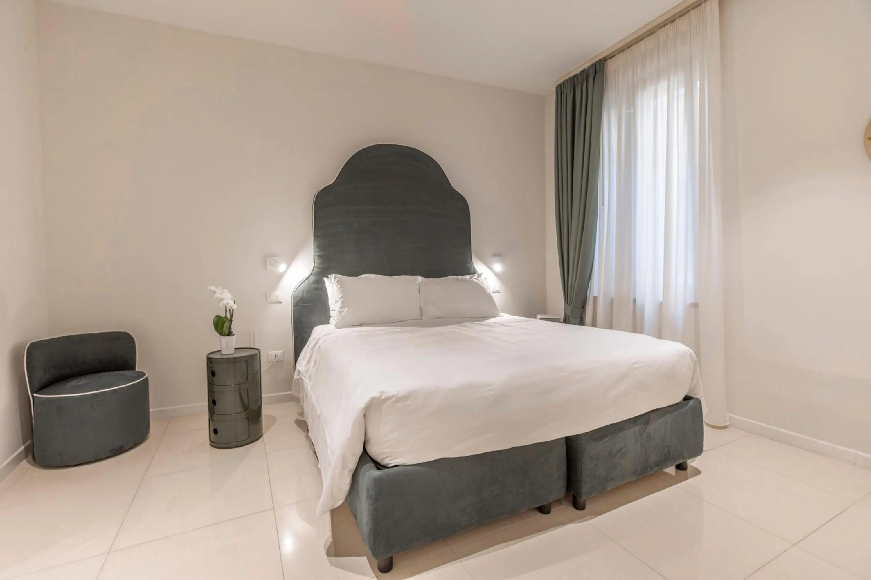 Bedroom, Bed in Opera Relais De Charme - Aparthotel