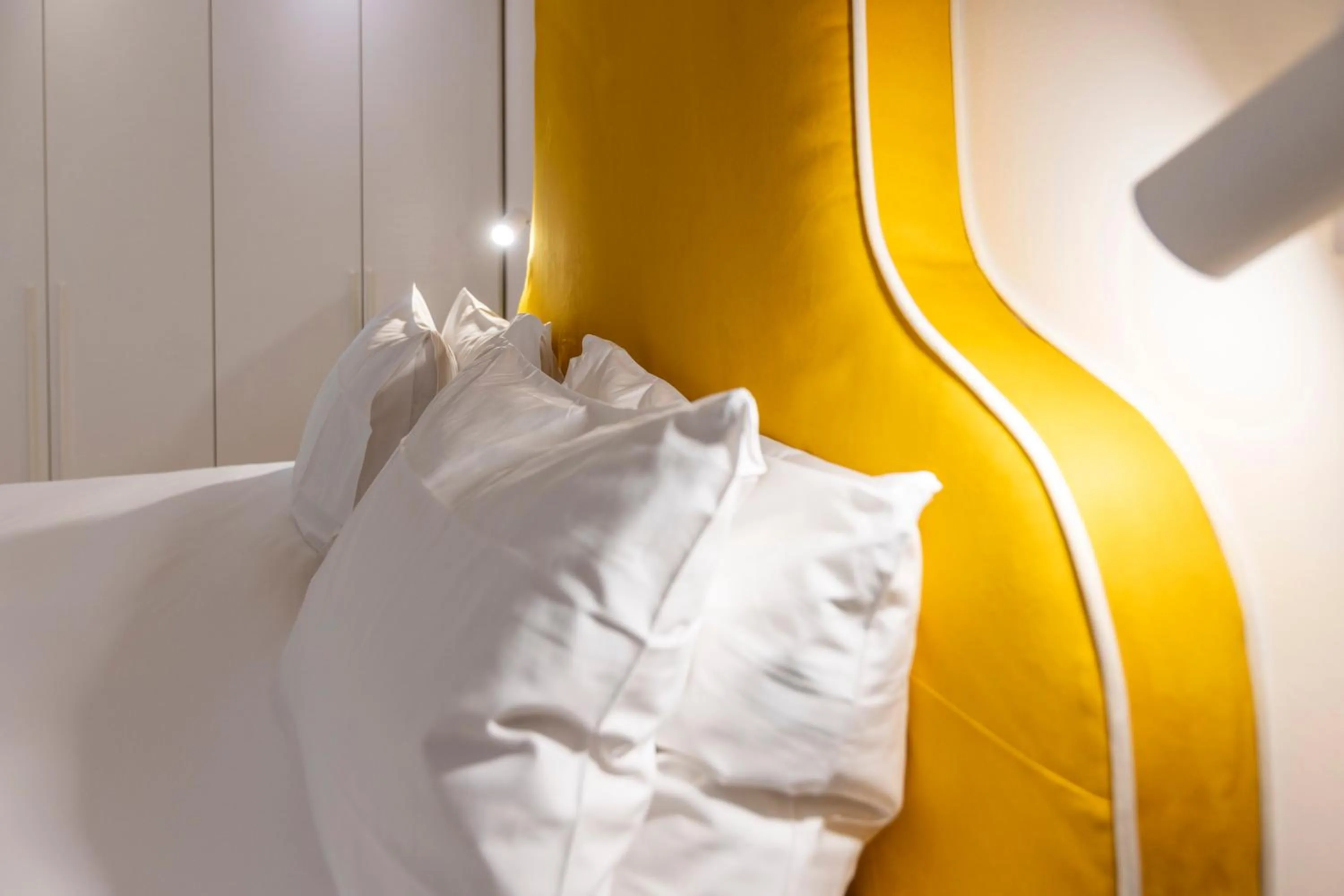 Bedroom, Bed in Opera Relais De Charme - Aparthotel