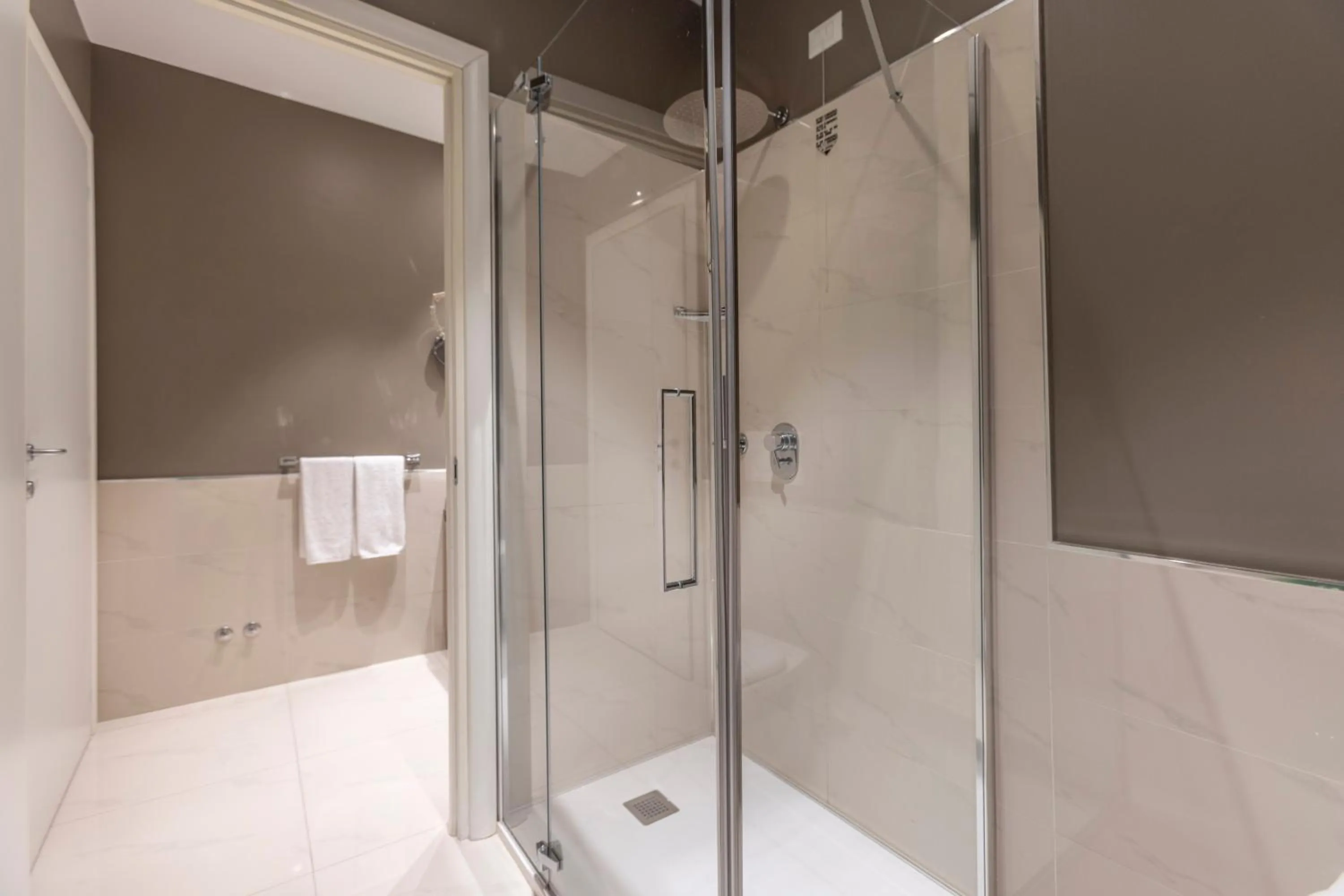 Bathroom in Opera Relais De Charme - Aparthotel