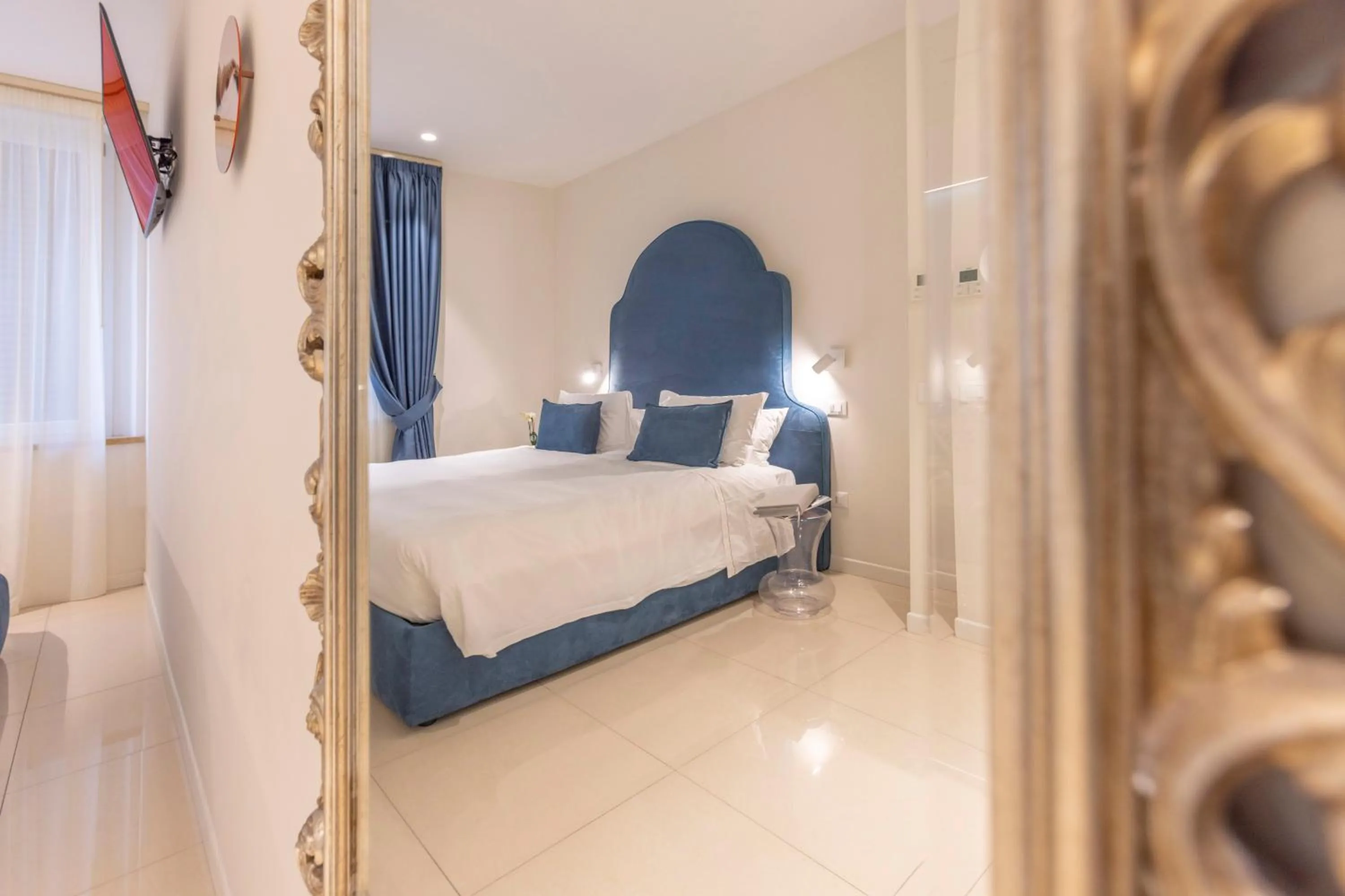 Bedroom, Bed in Opera Relais De Charme - Aparthotel