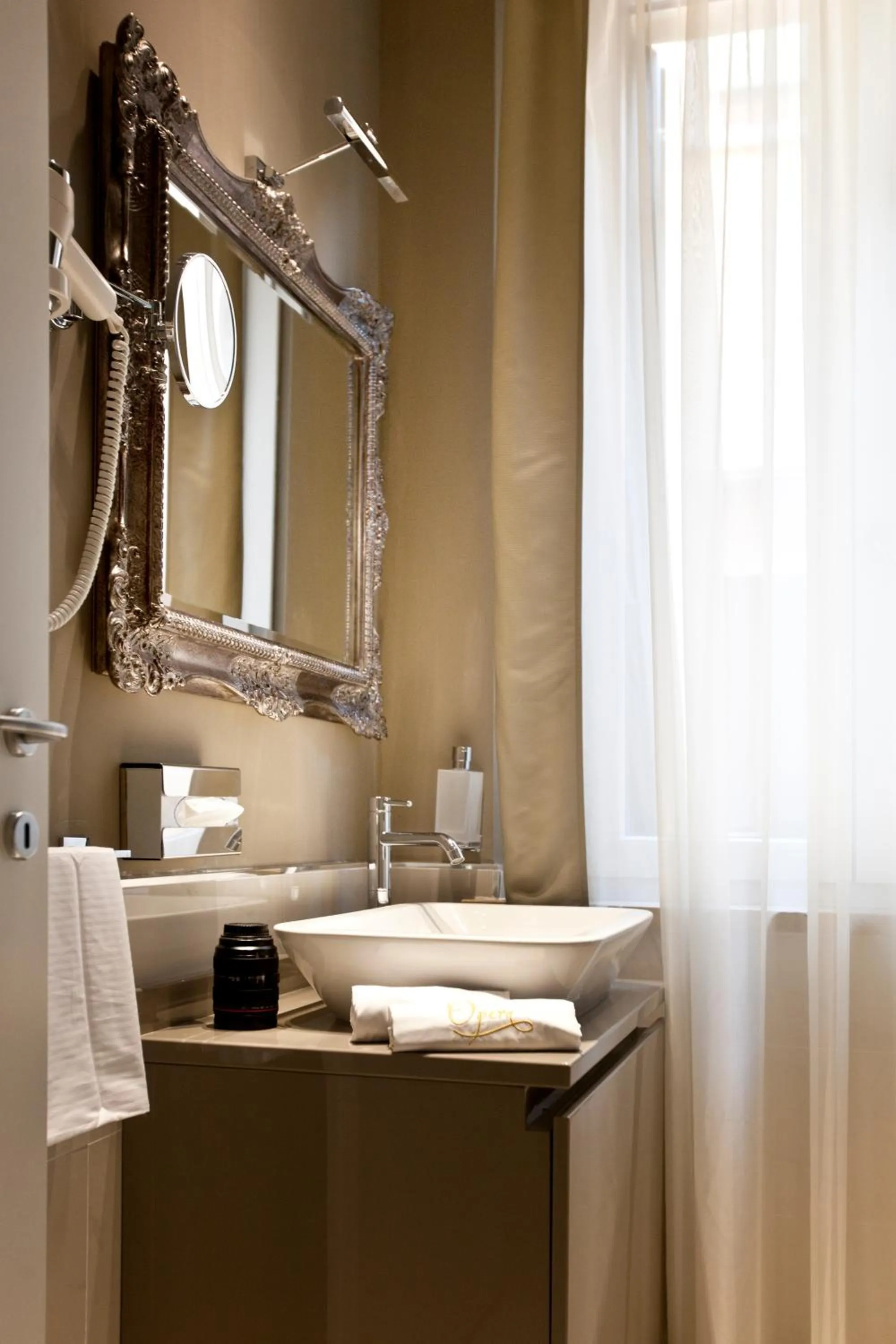Bathroom in Opera Relais De Charme - Aparthotel