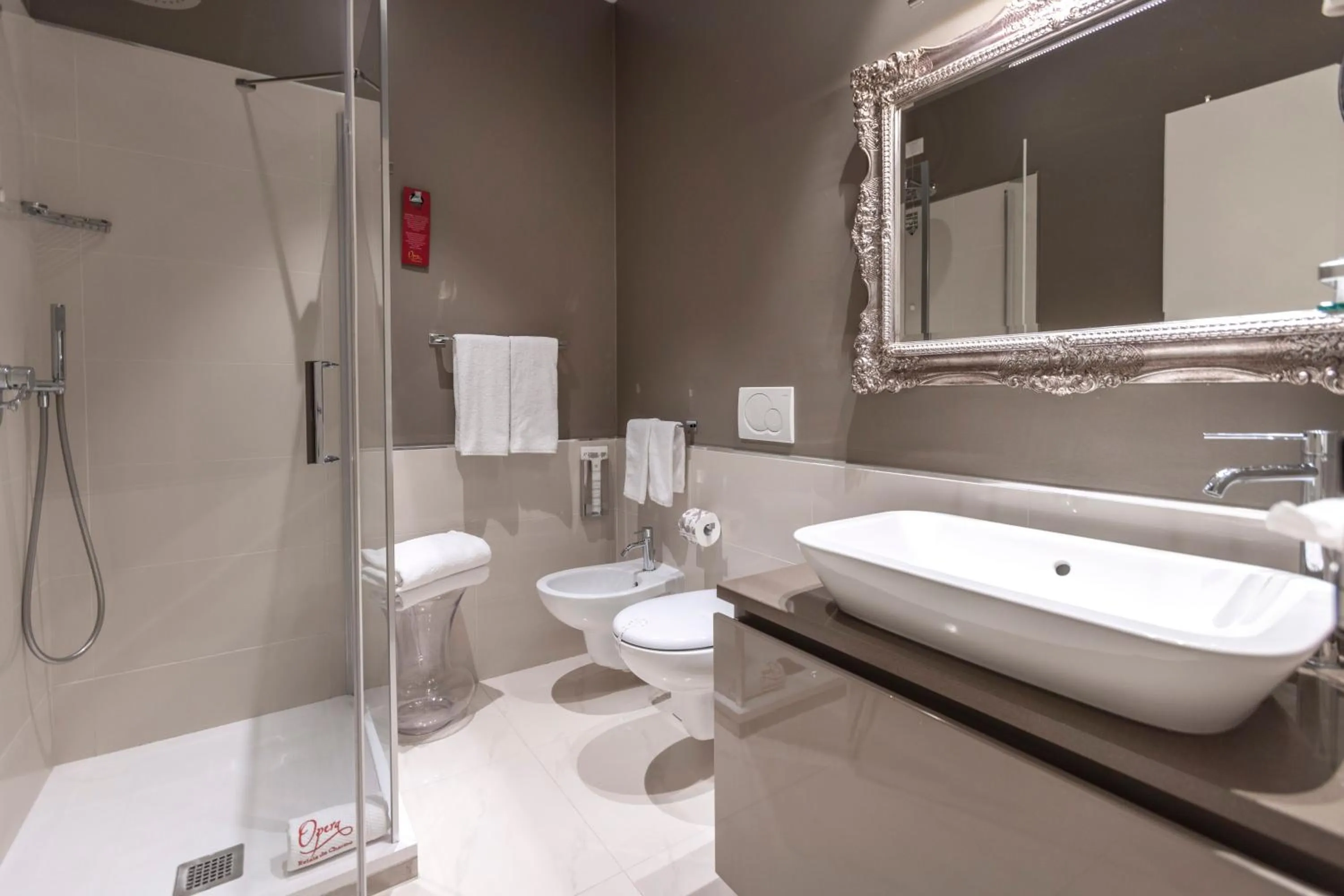 Bathroom in Opera Relais De Charme - Aparthotel