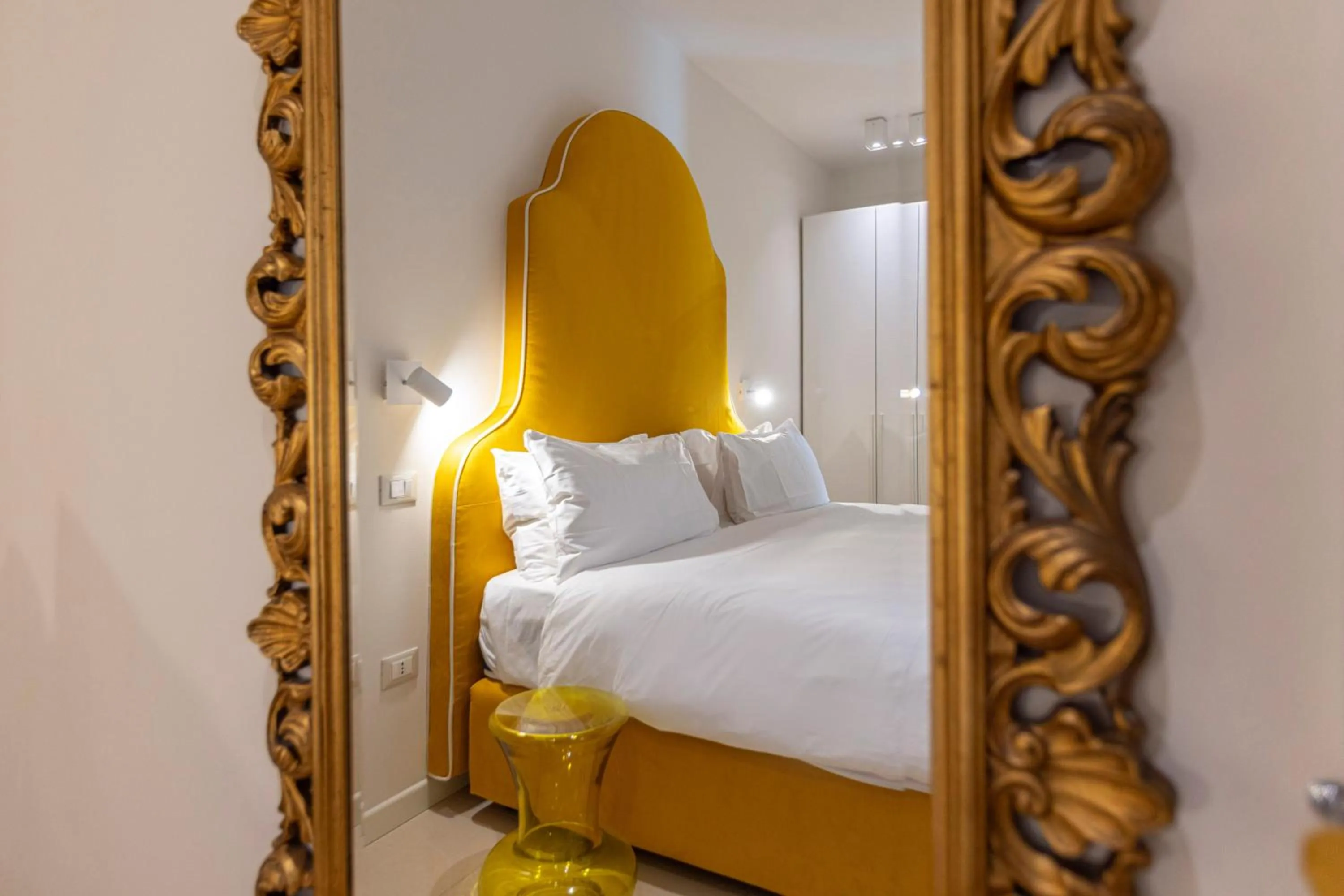 Living room, Bed in Opera Relais De Charme - Aparthotel