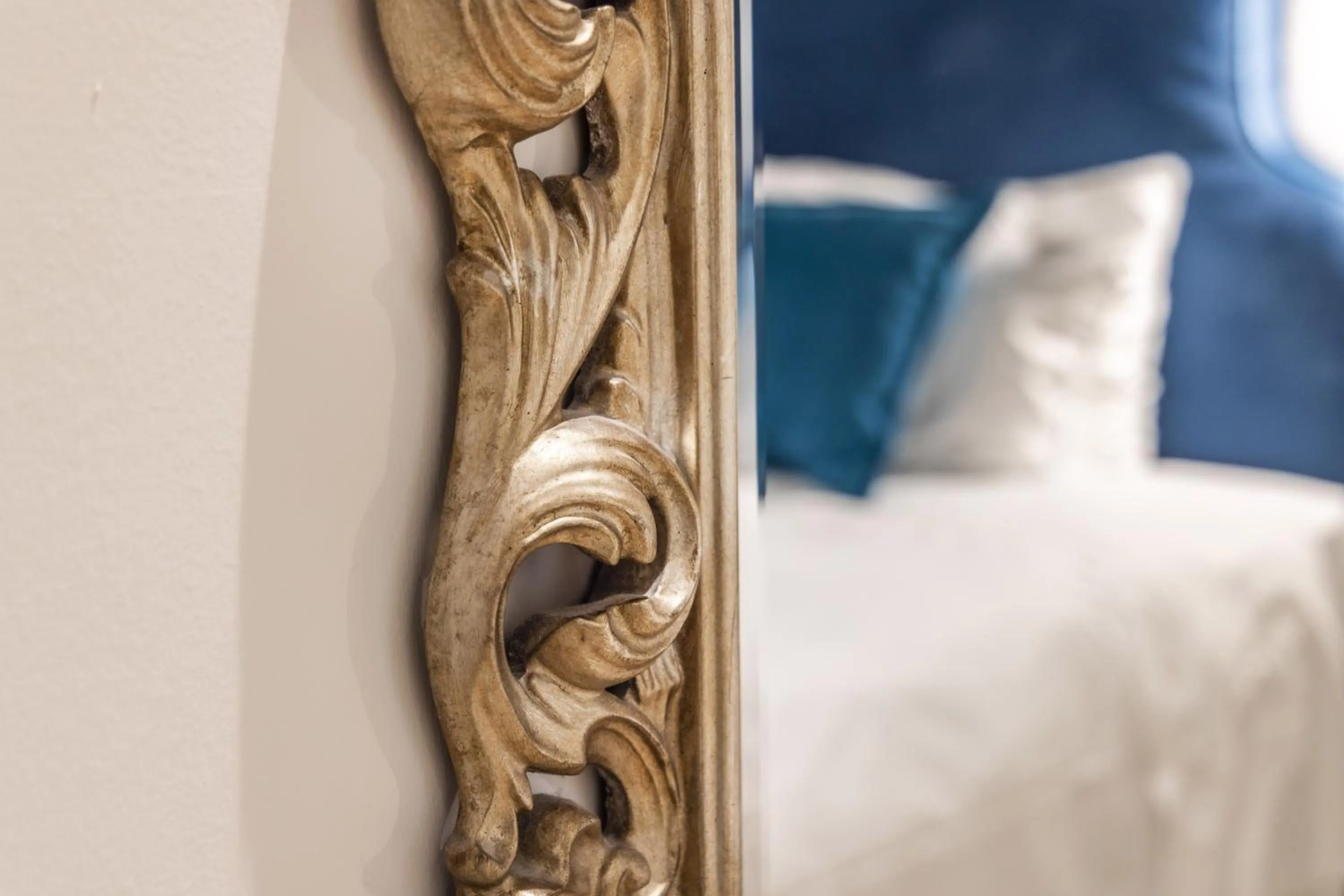 Decorative detail, Bed in Opera Relais De Charme - Aparthotel
