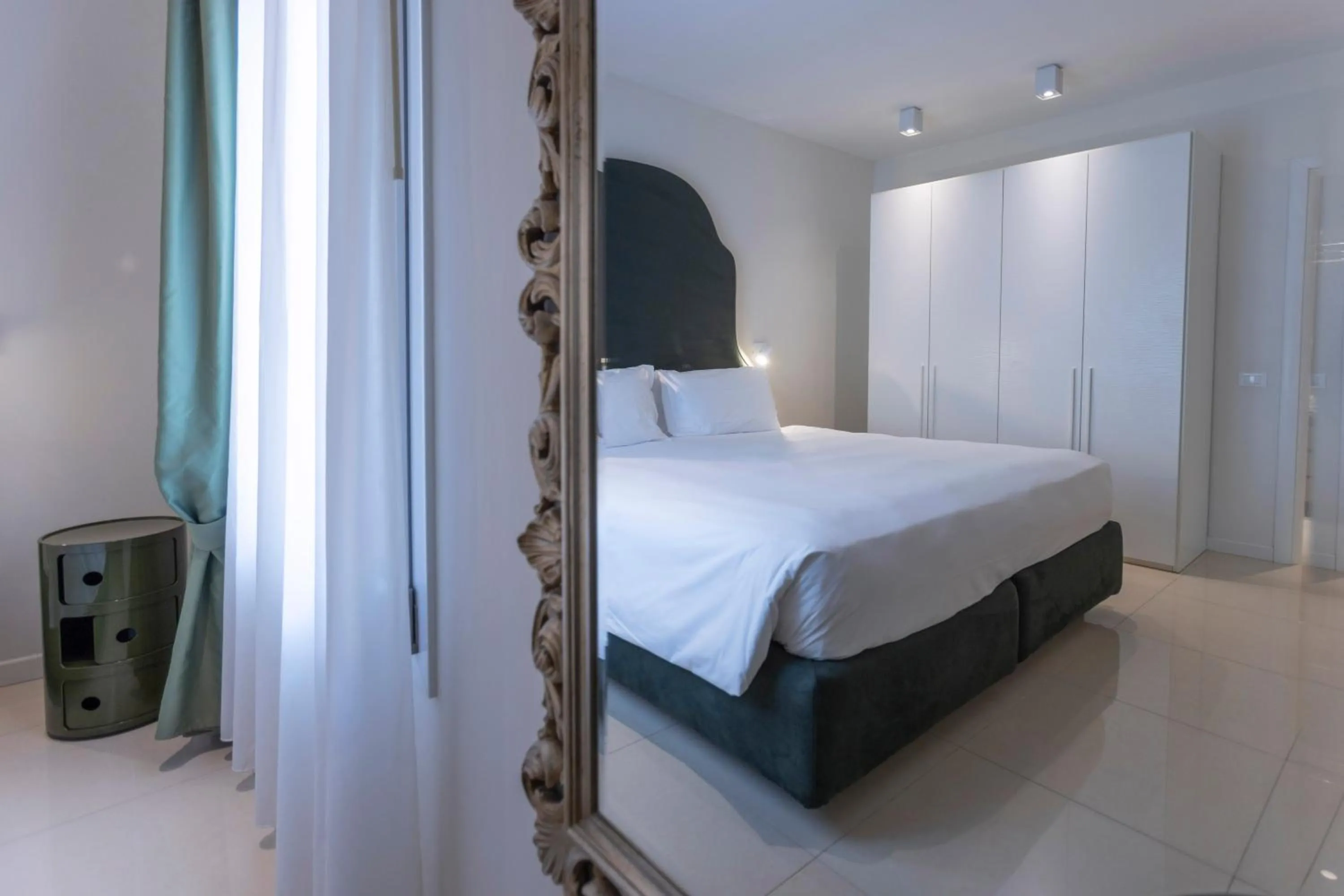 Bedroom, Bed in Opera Relais De Charme - Aparthotel