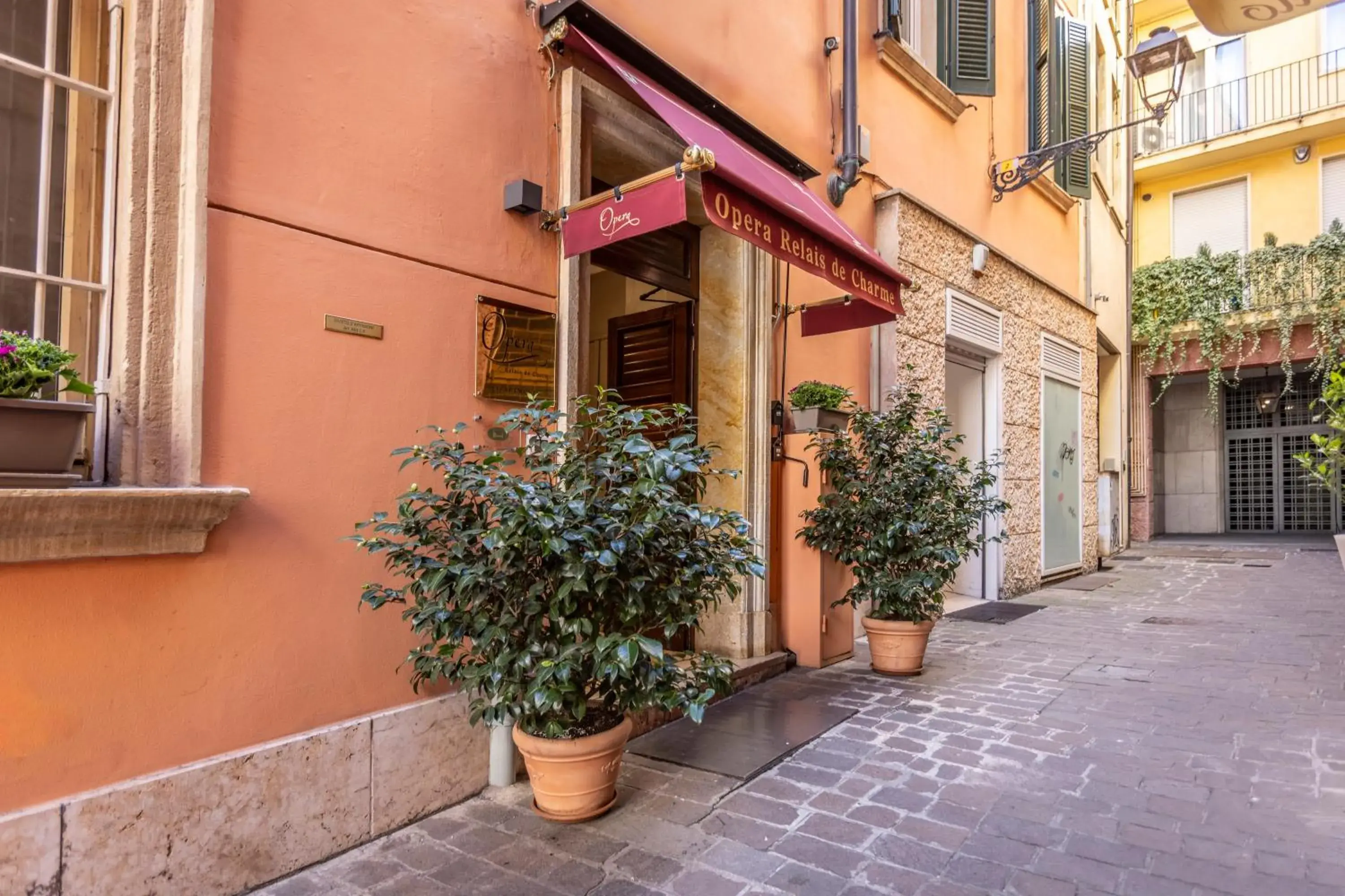 Facade/entrance in Opera Relais De Charme - Aparthotel Facade/entrance in Opera Relais De Charme - Aparthotel