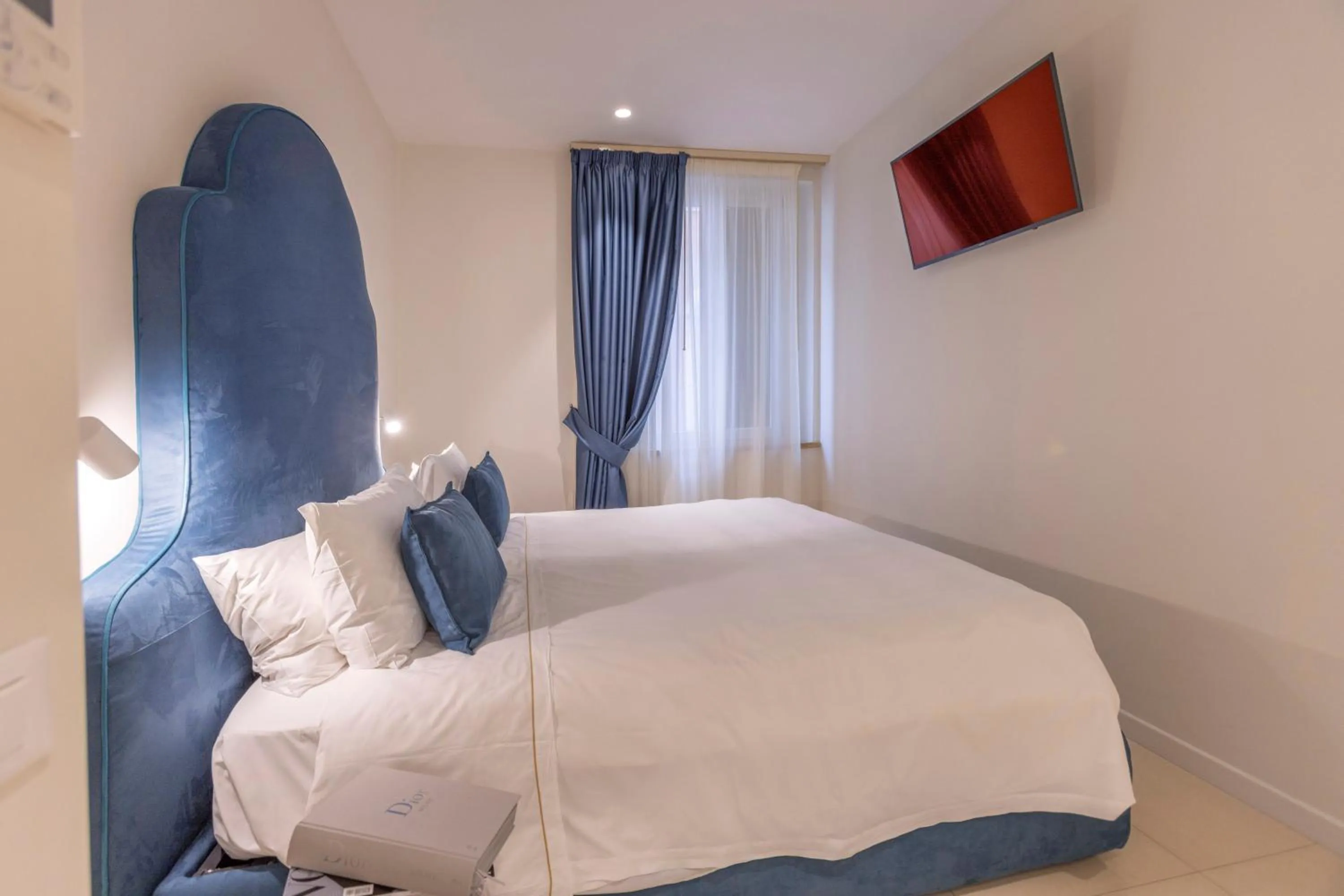 Bedroom, Bed in Opera Relais De Charme - Aparthotel