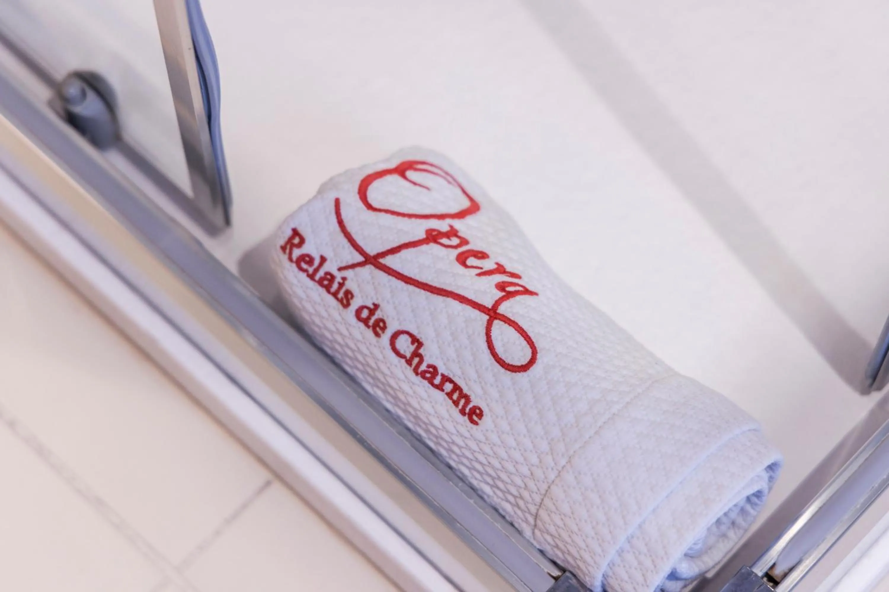 Bathroom in Opera Relais De Charme - Aparthotel