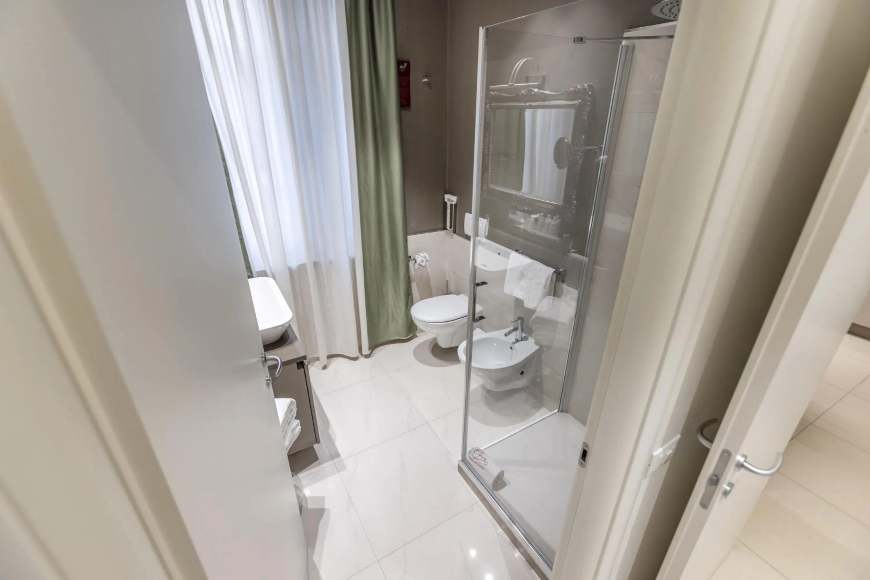 Bathroom in Opera Relais De Charme - Aparthotel