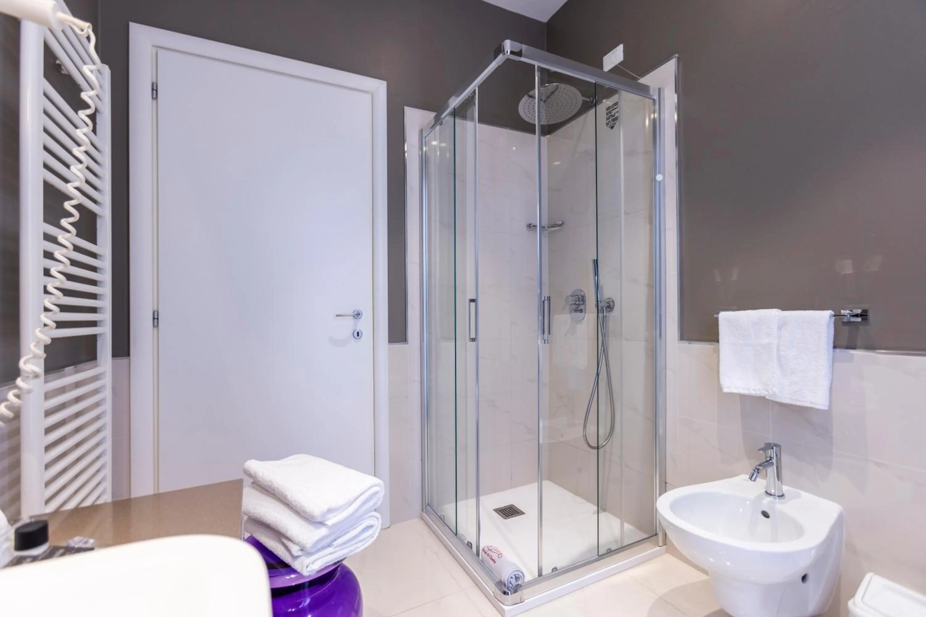 Bathroom in Opera Relais De Charme - Aparthotel